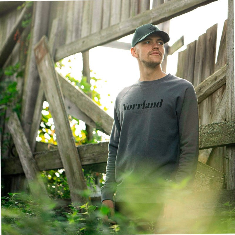 Upptäck Sqrtn Company kepsar, mössor och t-shirts hos Patches & Pins - ledande inom svensk streetwear.