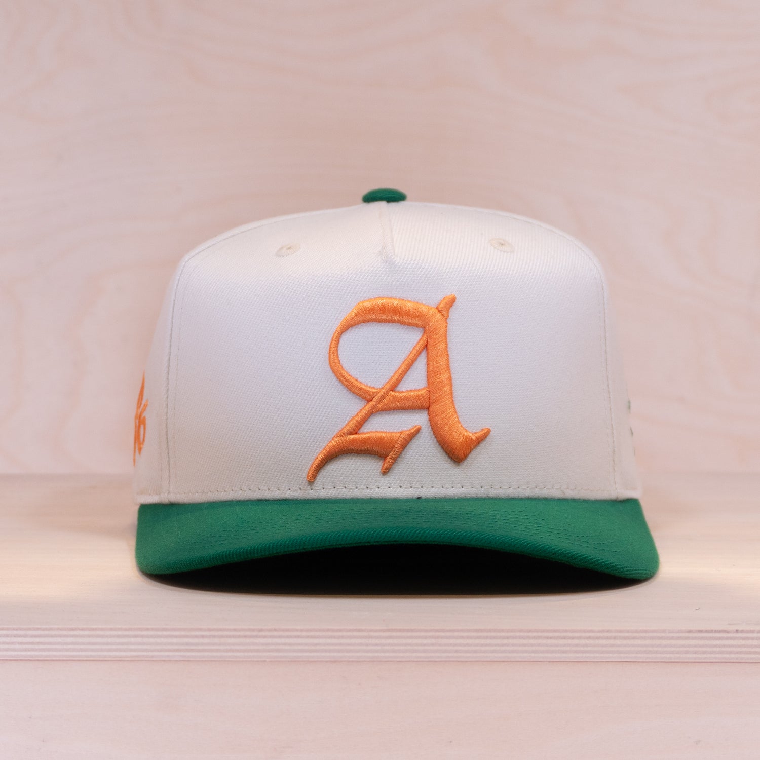 Appertiff A Cap Two-Tone Leprechaun