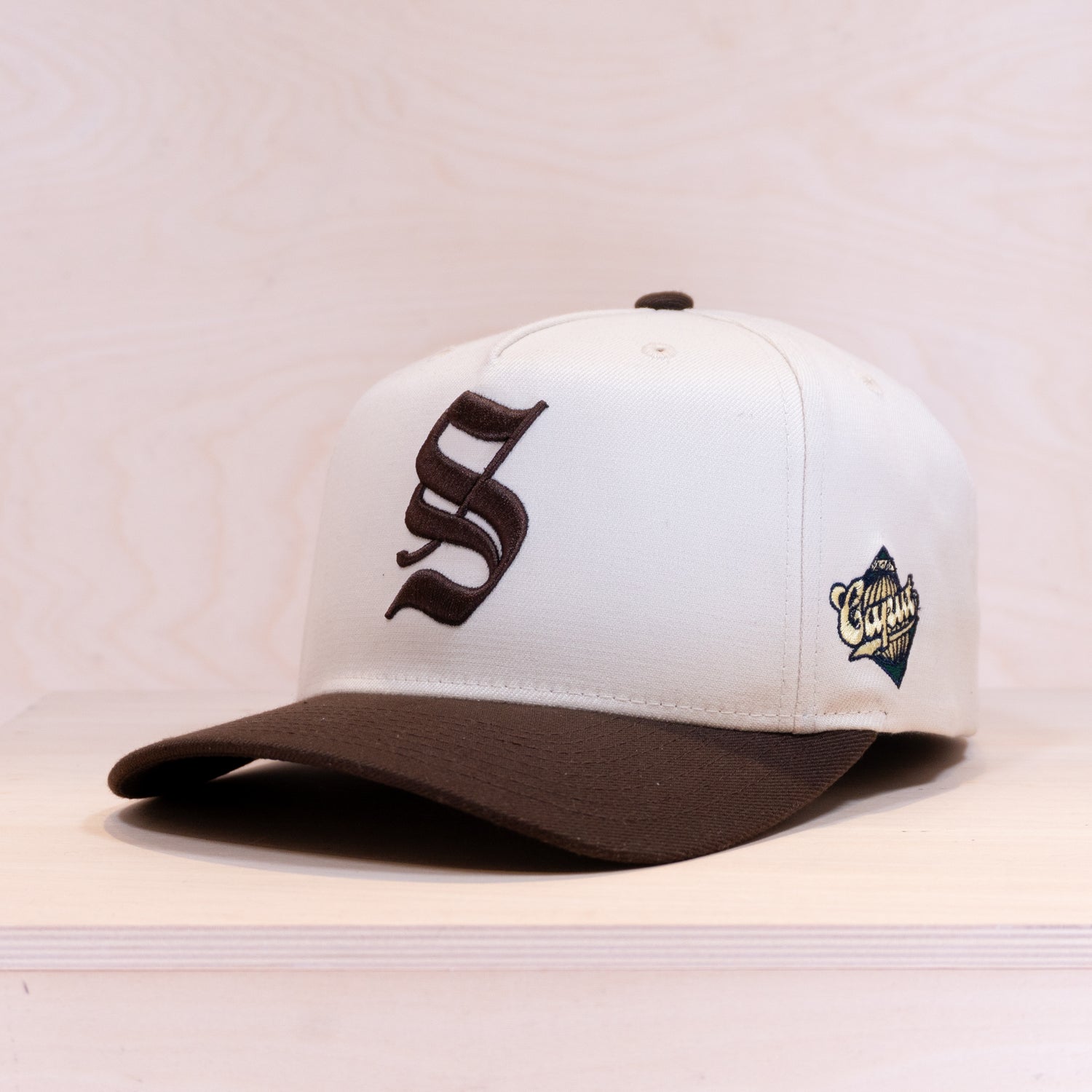 Ca´put Letter S Cap Ivory / Dk Brown