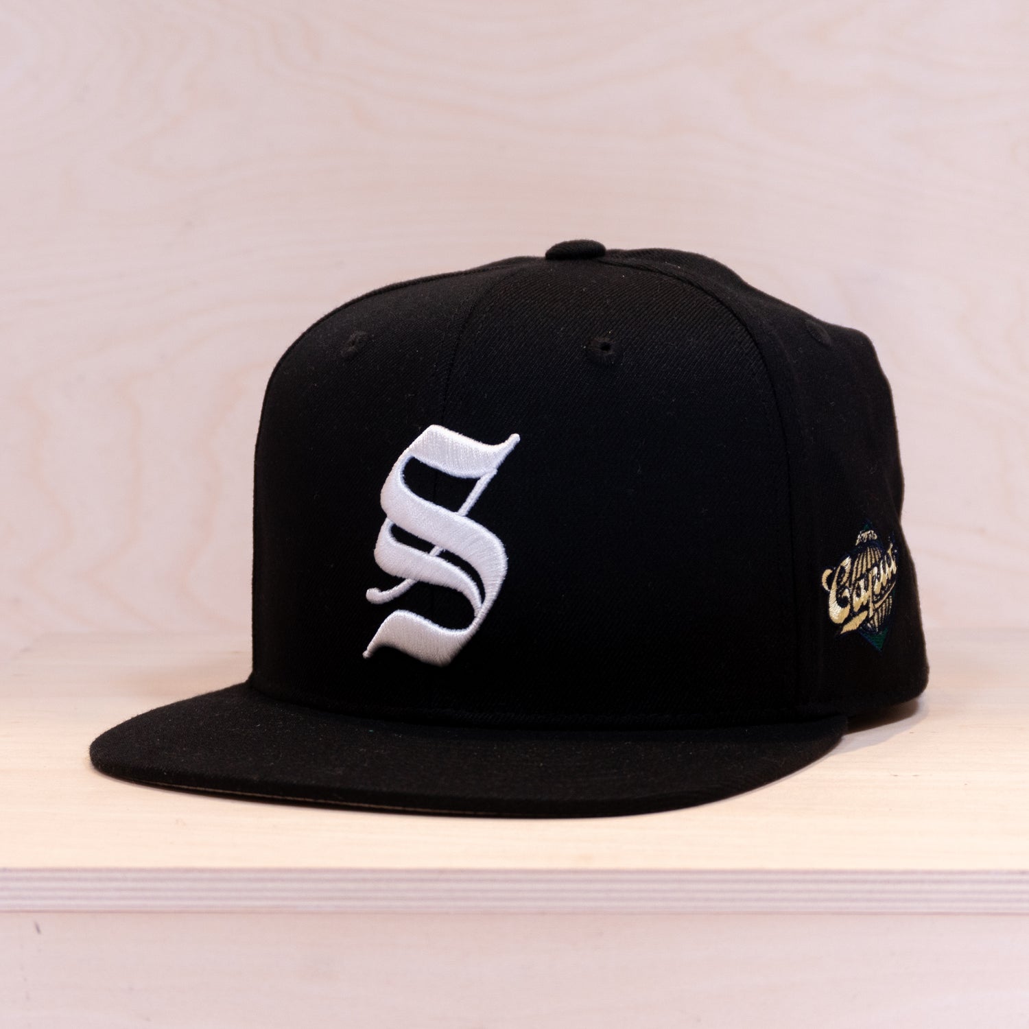 Ca´put Letter S Fitted Cap Black