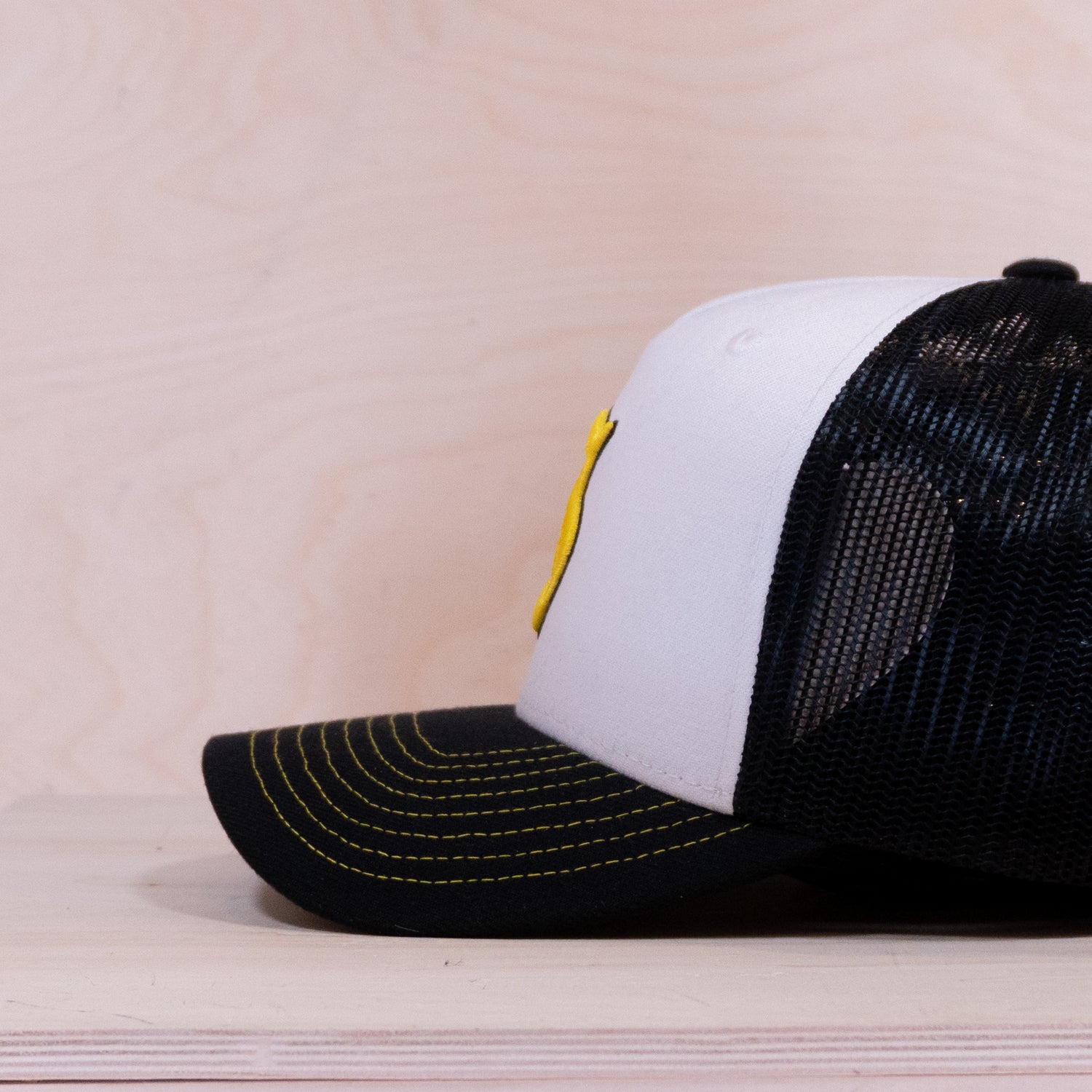 Ca´put Letter S Trucker Cap White / Black