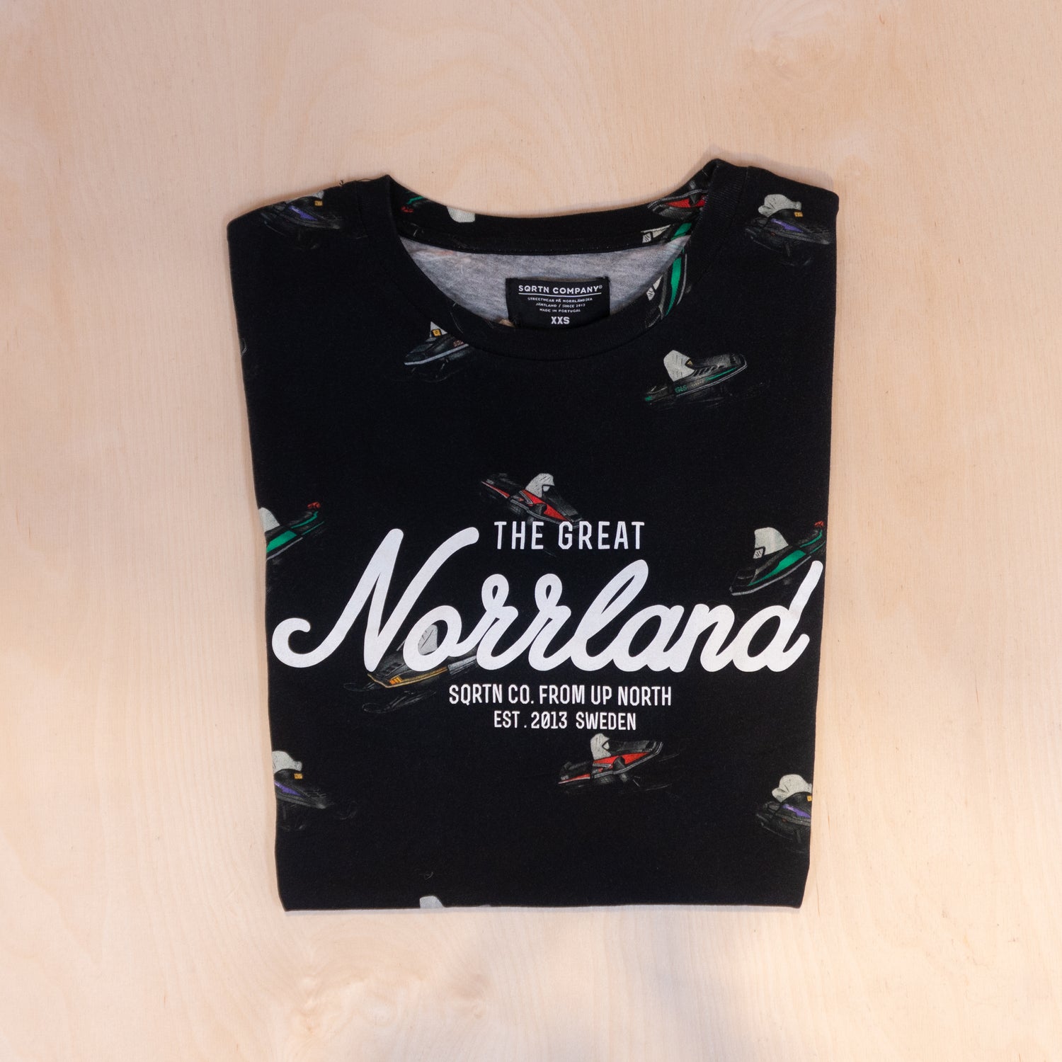 Sqrtn Great Norrland T-shirt Skoter Black