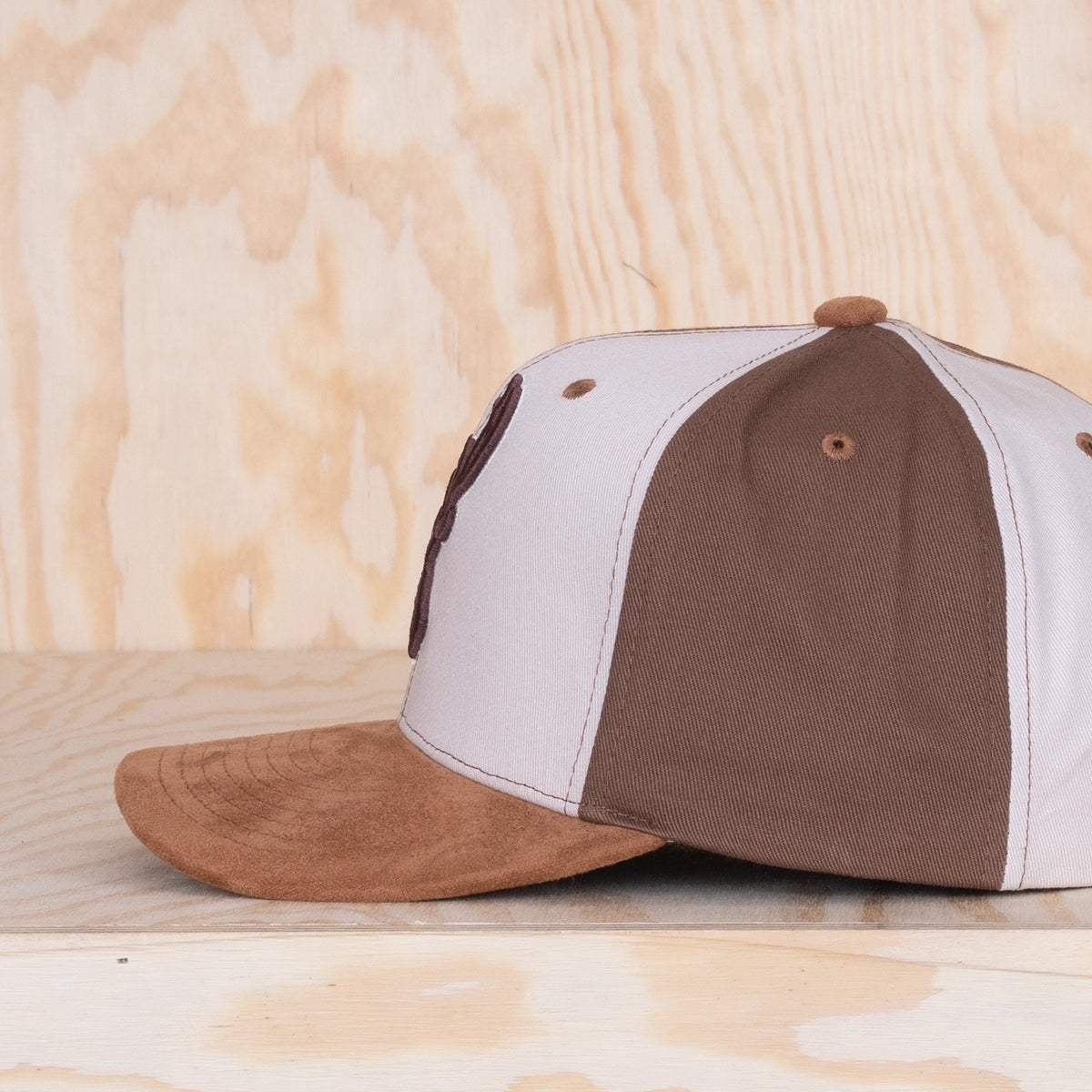 Mitchell & Ness Pin Wheel Pro Crown Snapback Milwaukee Bucks Brown/Stone