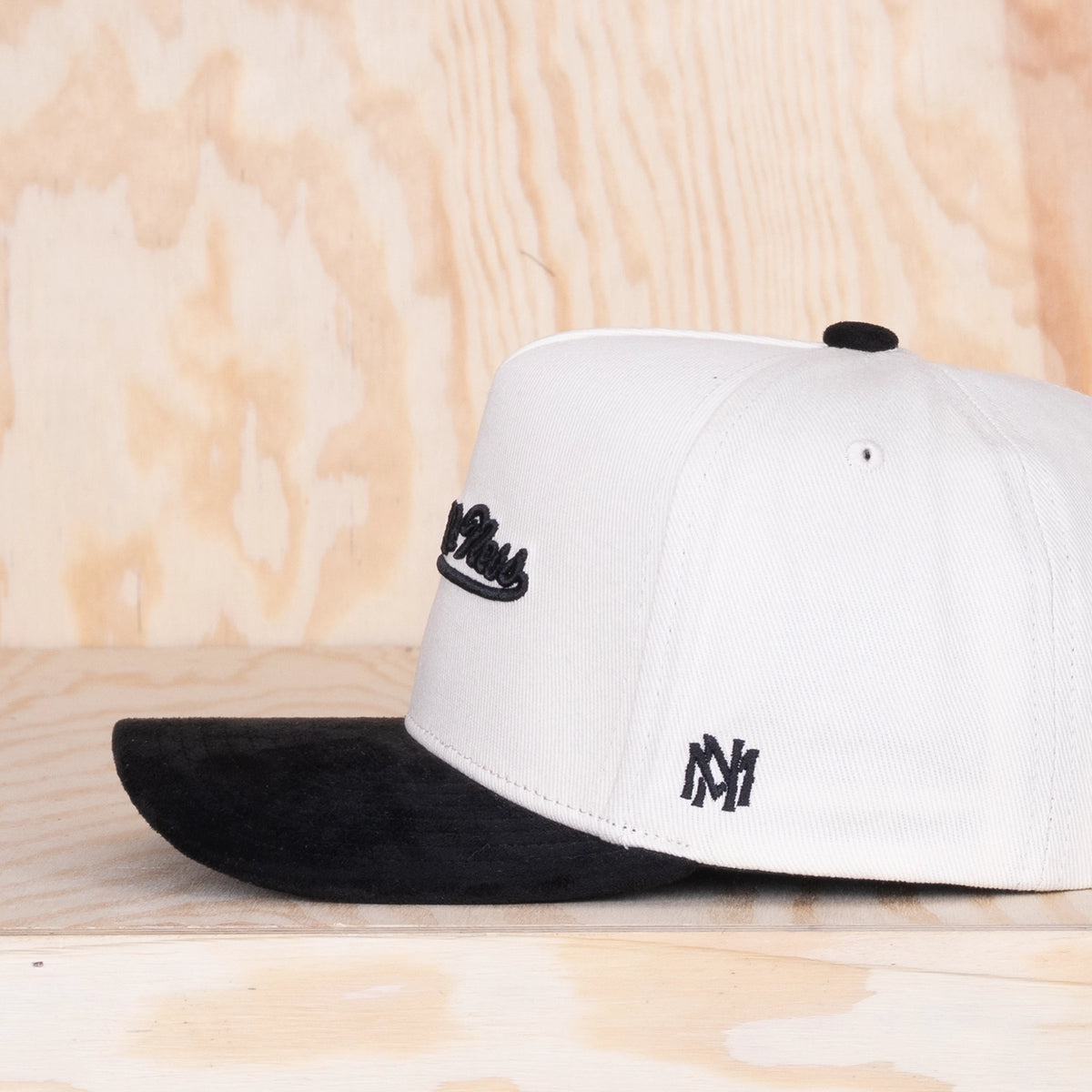 Mitchell & Ness Luxury Script Pro Pinch Own Brand Cream/Black