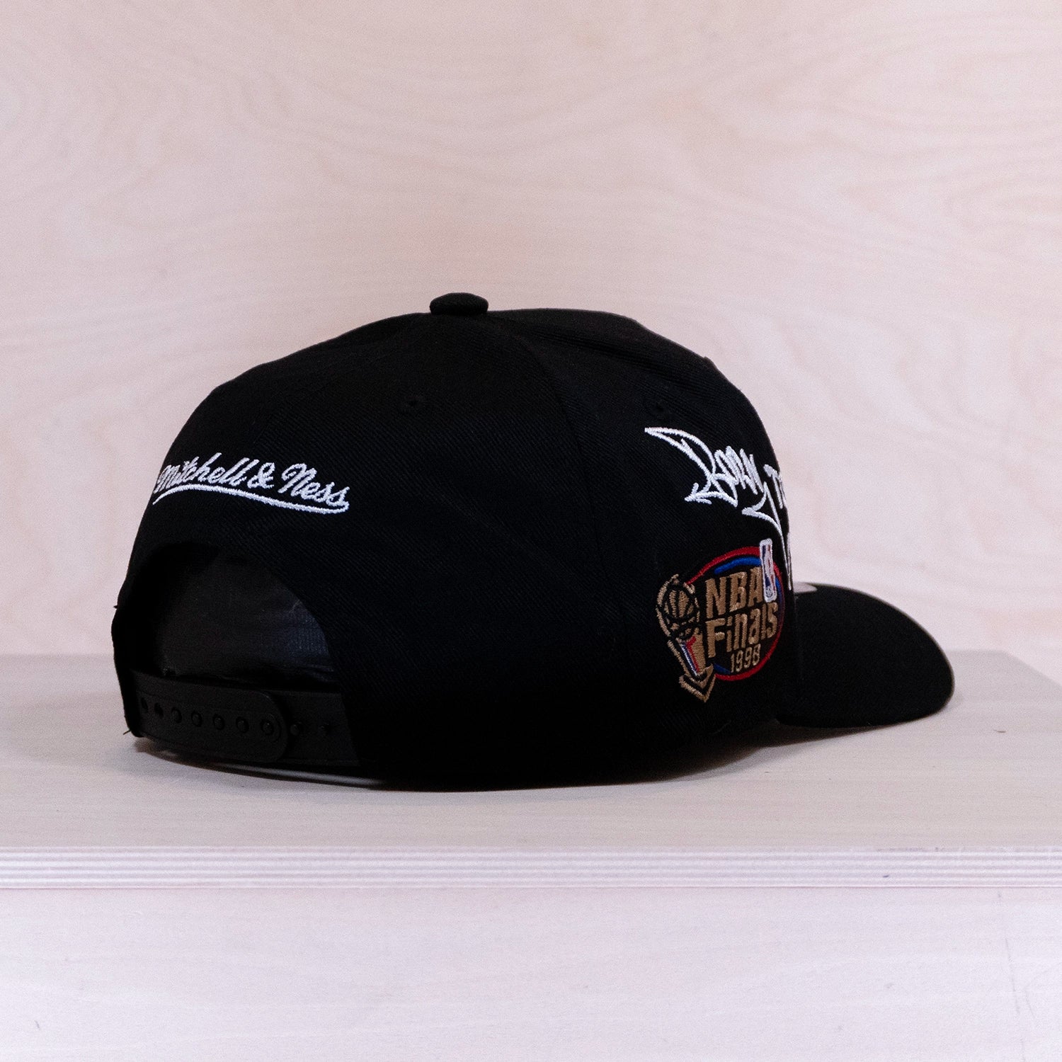 Mitchell & Ness Born To Win Pro Pinch Snapback Cap Black
