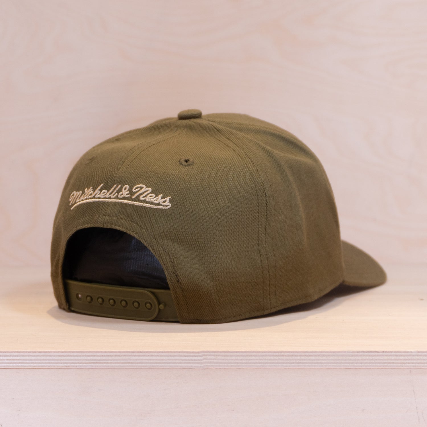 Mitchell & Ness Fashion Basic Pro Snapback Cap Boston Celtics Olive