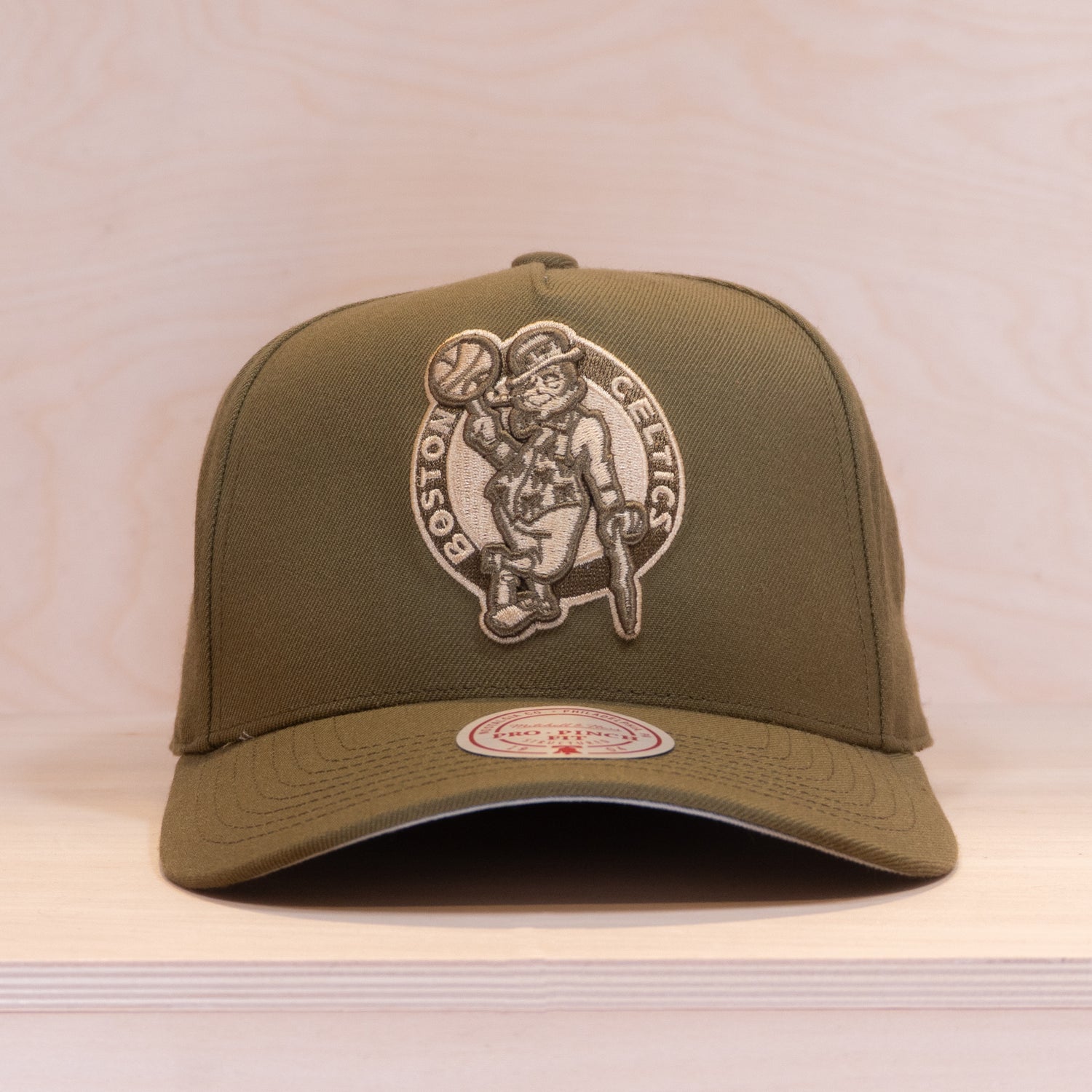 Mitchell & Ness Fashion Basic Pro Snapback Cap Boston Celtics Olive