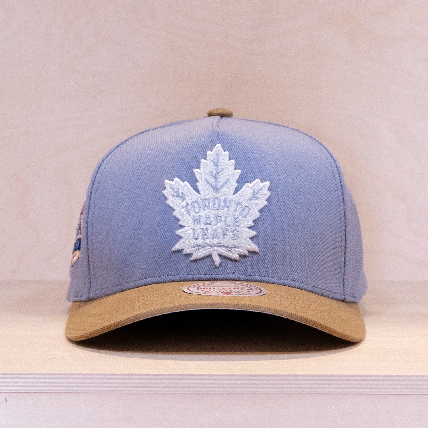 Mitchell & Ness Frosted Peak Pro Pinch Snapback Cap Blue/Beige