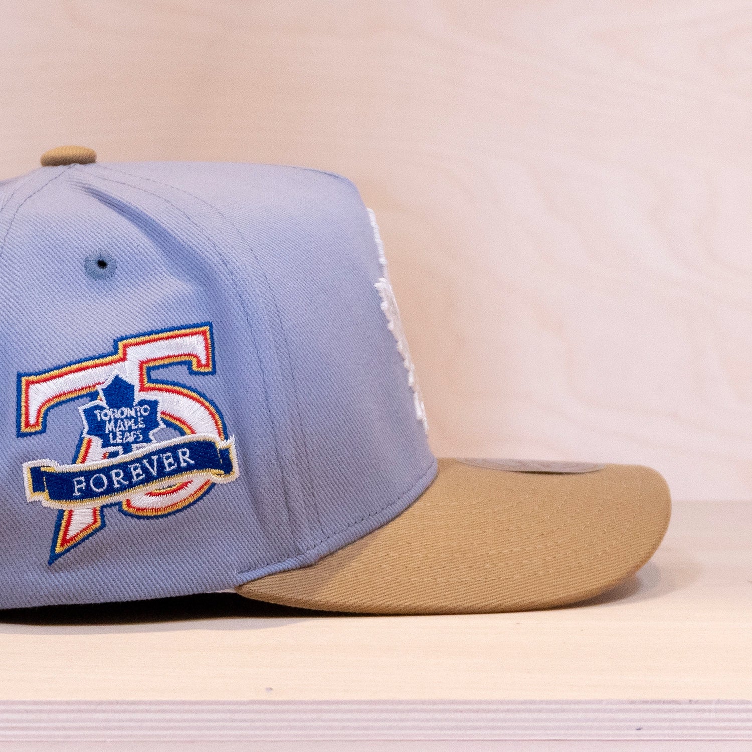 Mitchell & Ness Frosted Peak Pro Pinch Snapback Cap Blue/Beige