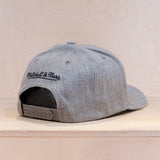 Mitchell & Ness Pinscript Classic Red Cap Heather Grey