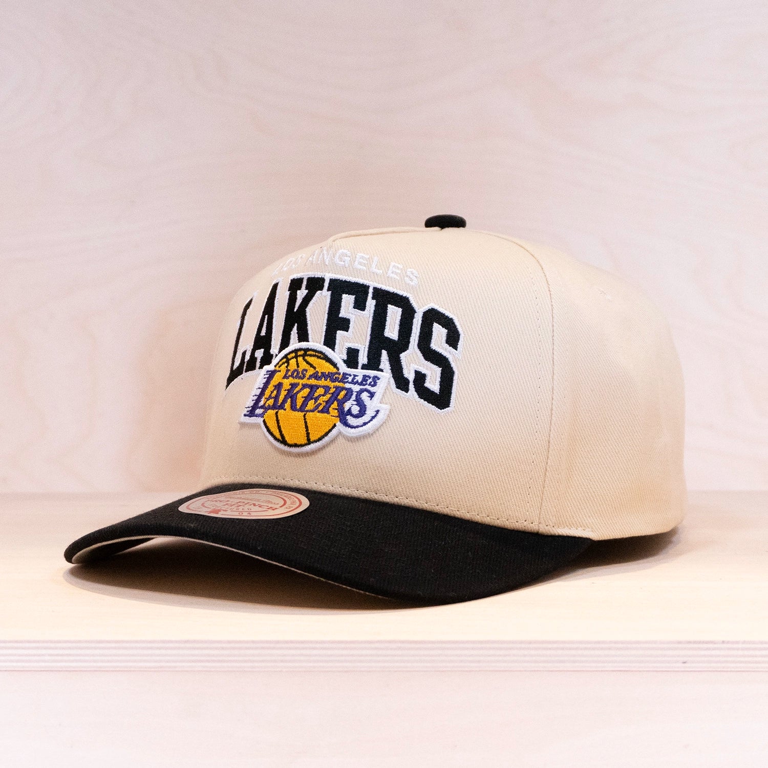 Mitchell & Ness Team Arch Pro Crown Black/Sand