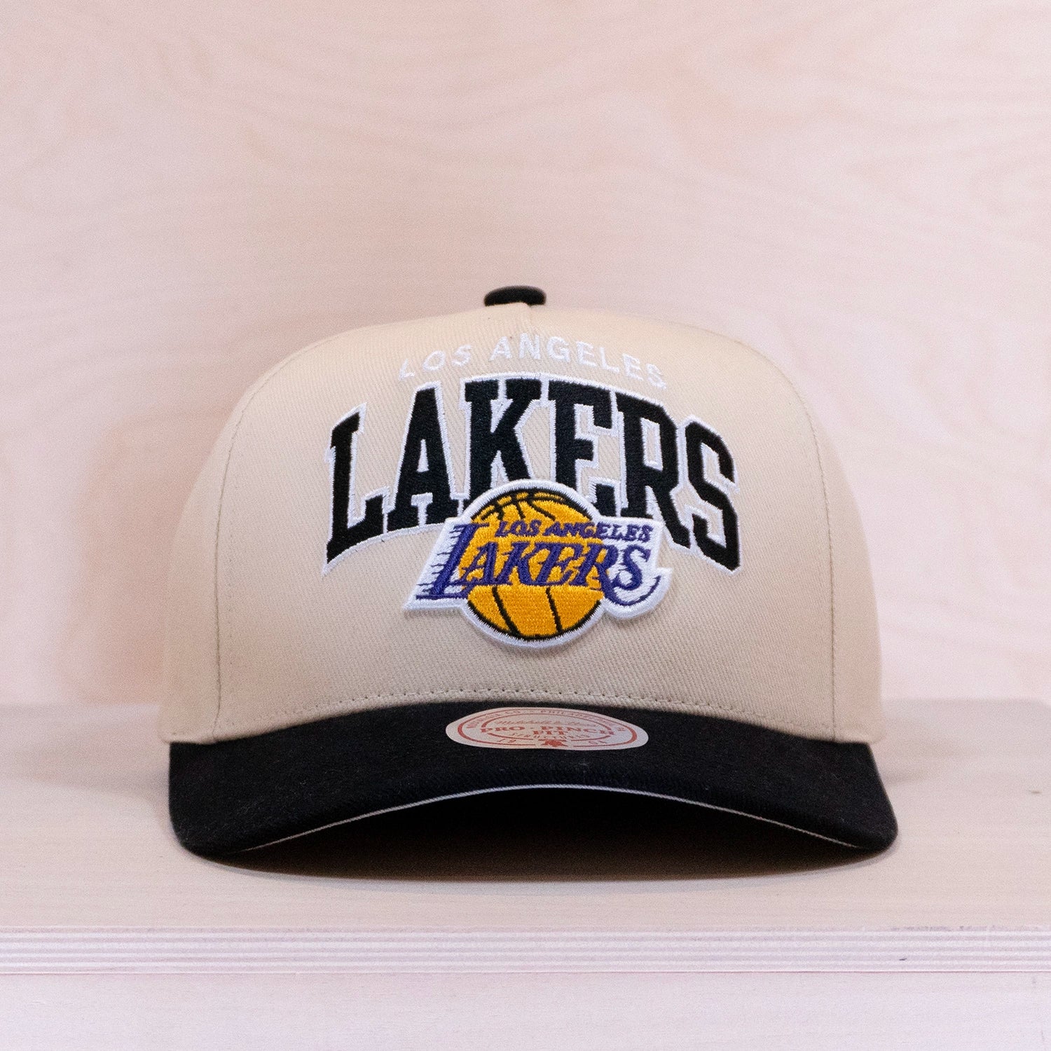 Mitchell & Ness Team Arch Pro Crown Black/Sand