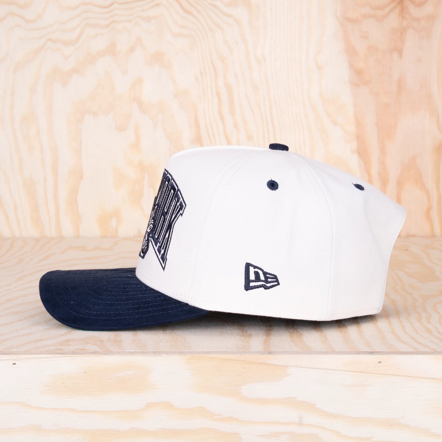 New Era 9FORTY New York Yankees MLB A-Frame Cap Suede Light beige