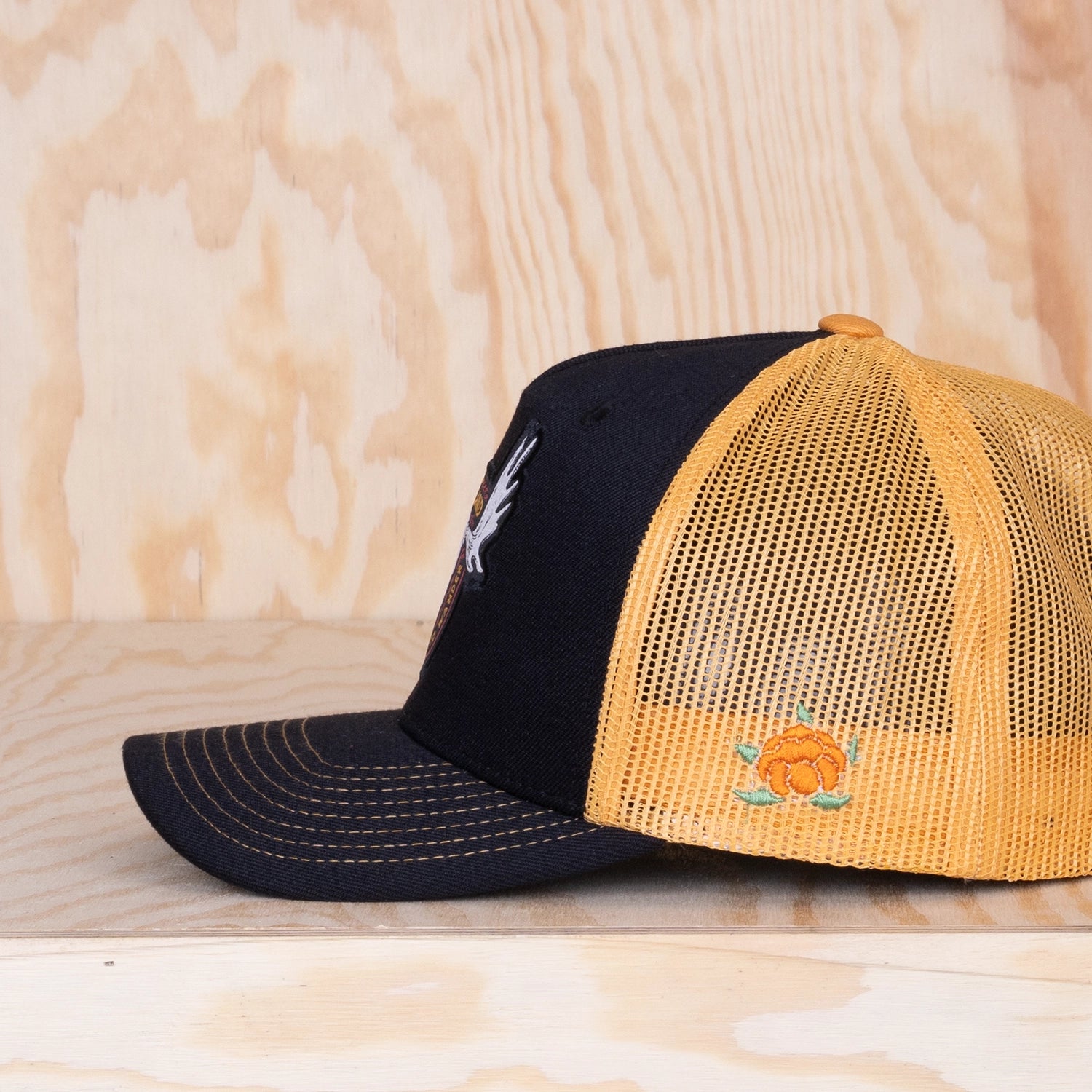 Sqrtn Wander Trucker Cap Black
