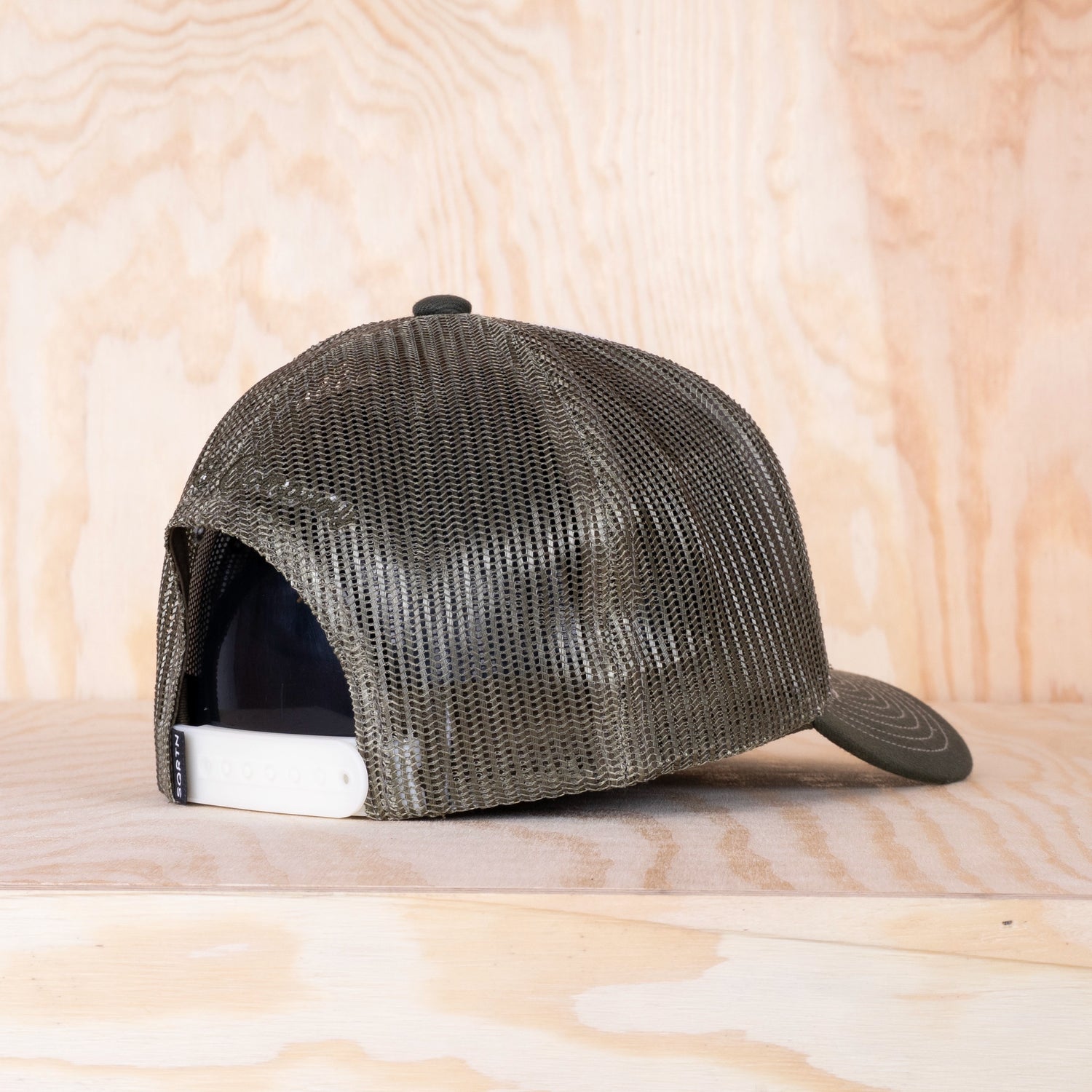 Sqrtn Eagle Trucker Cap Ivory