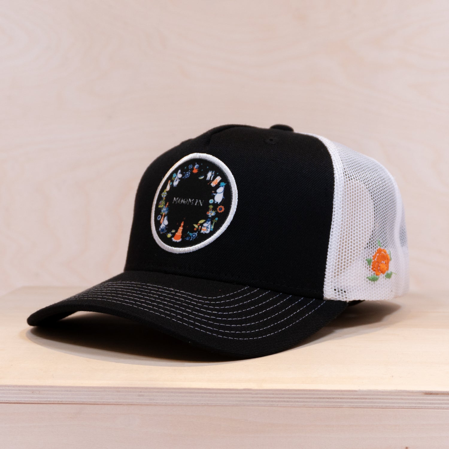 Lucka 6 Sqrtn Mumin Circle Trucker Cap Black
