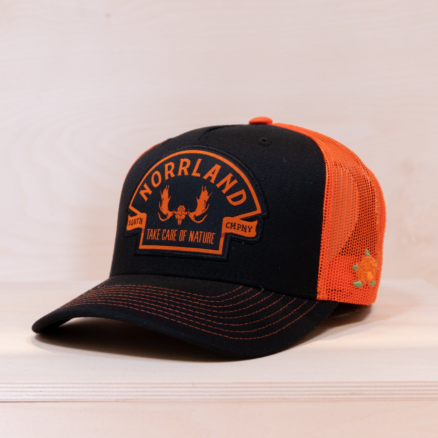 Sqrtn Nature Hooked Trucker Cap Black