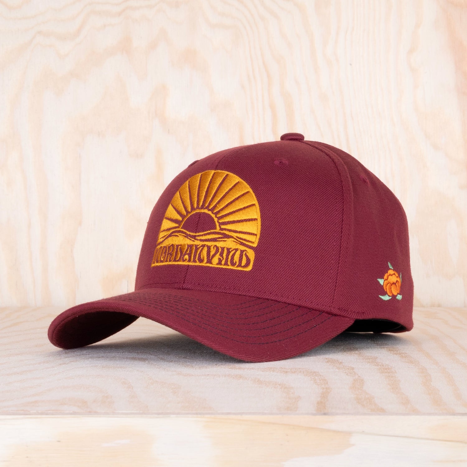 Sqrtn Nordan Emblem 120 Cap Burgundy