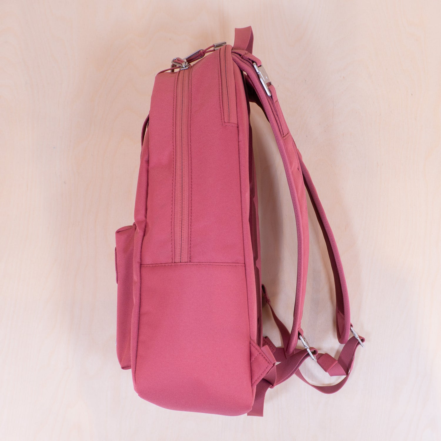 Db The Æra 16L Backpack Sunbleached Red