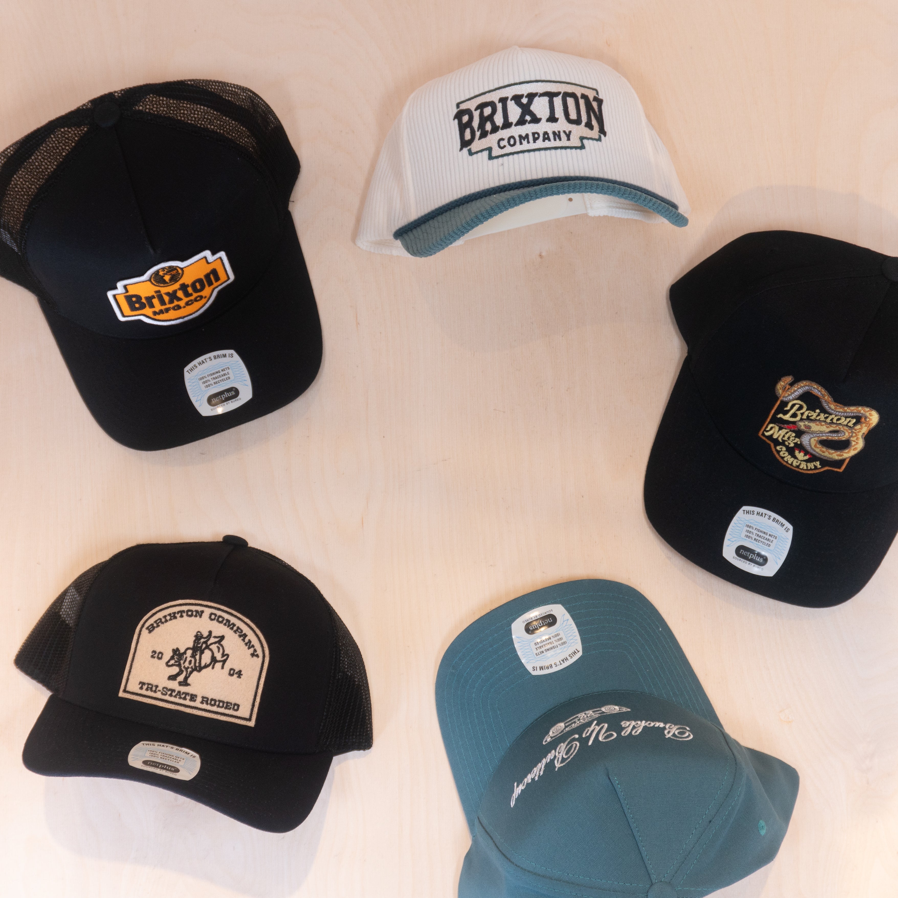 Brixton kepsar och hattar hos Patches & Pins - ikonisk streetwear för svensk stil