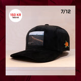 Lucka 7 Sqrtn Enfalden Velvet Cap Black