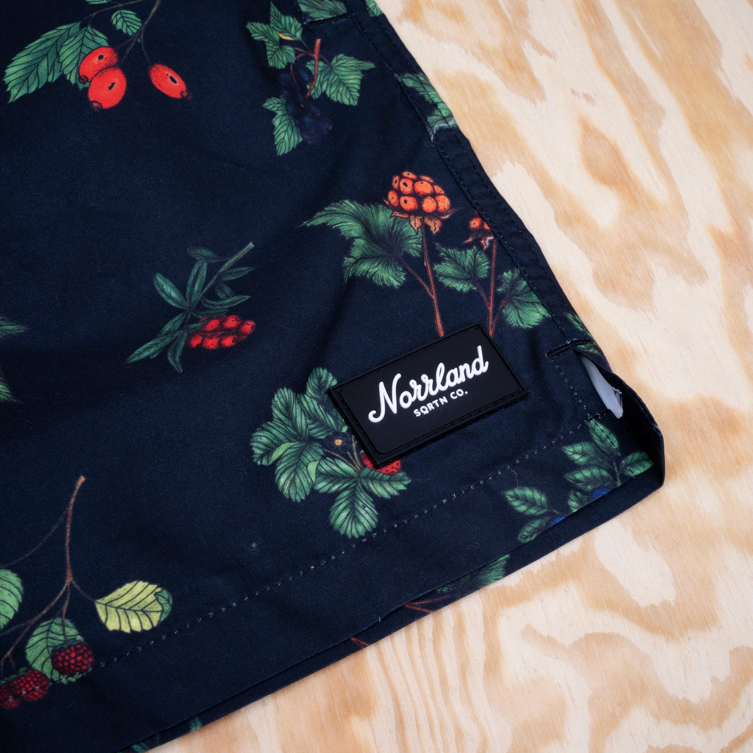 Sqrtn Berry Swimshorts Black