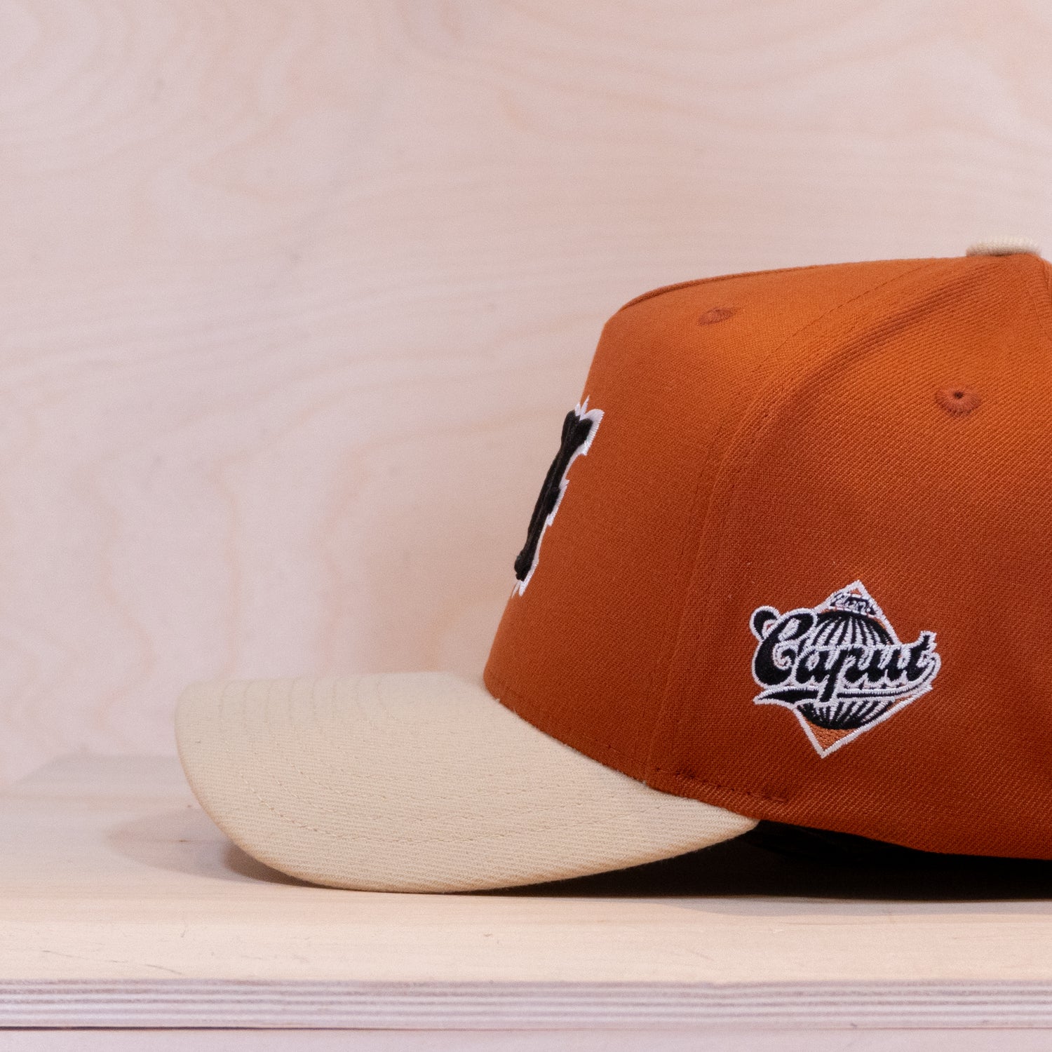 Ca´put Letter N Outline Cap Orange / Stone