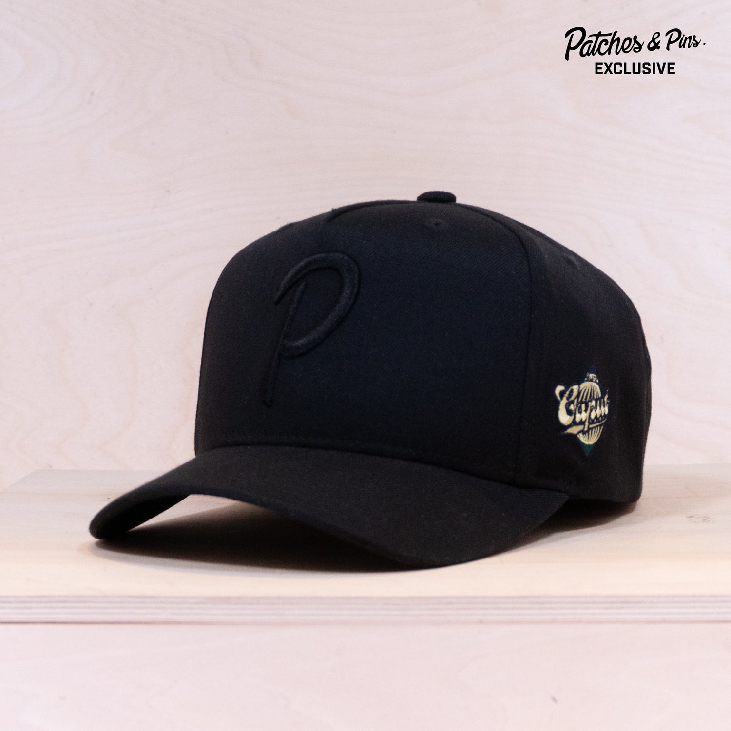 Ca´put Letter P Cap Exclusive All Black