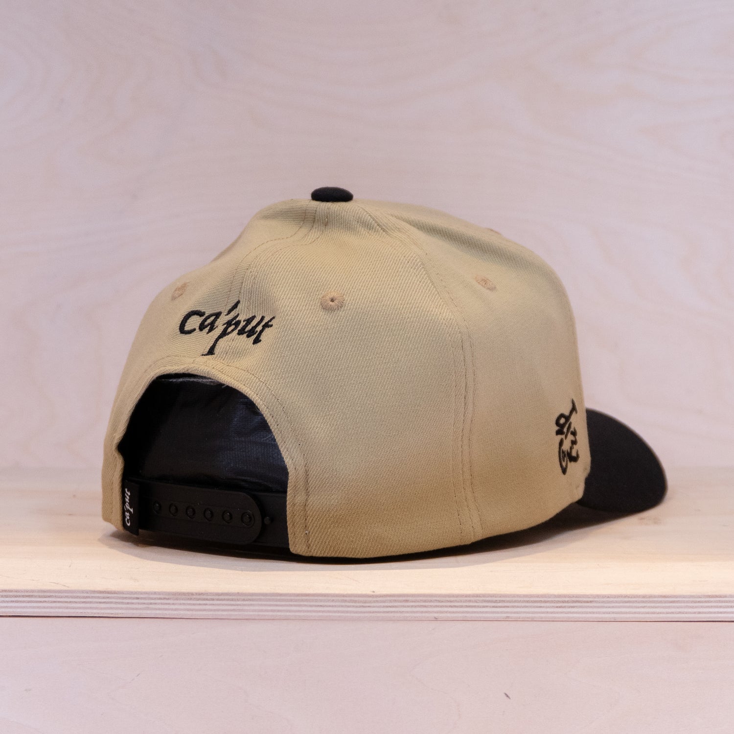 Ca´put Letter R Outline Cap Vegas / Black