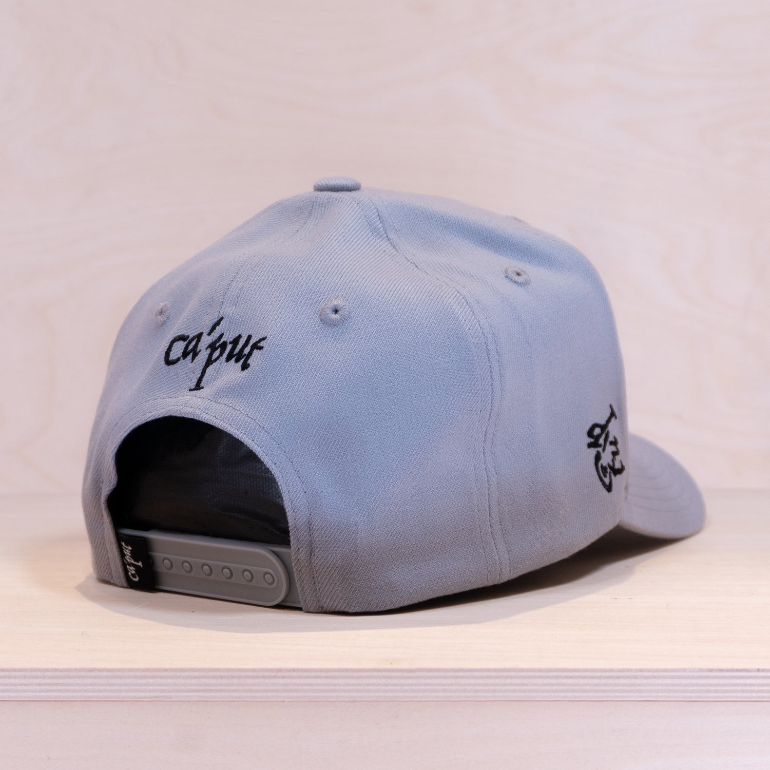 Ca´put Letter D Cap Light Gray