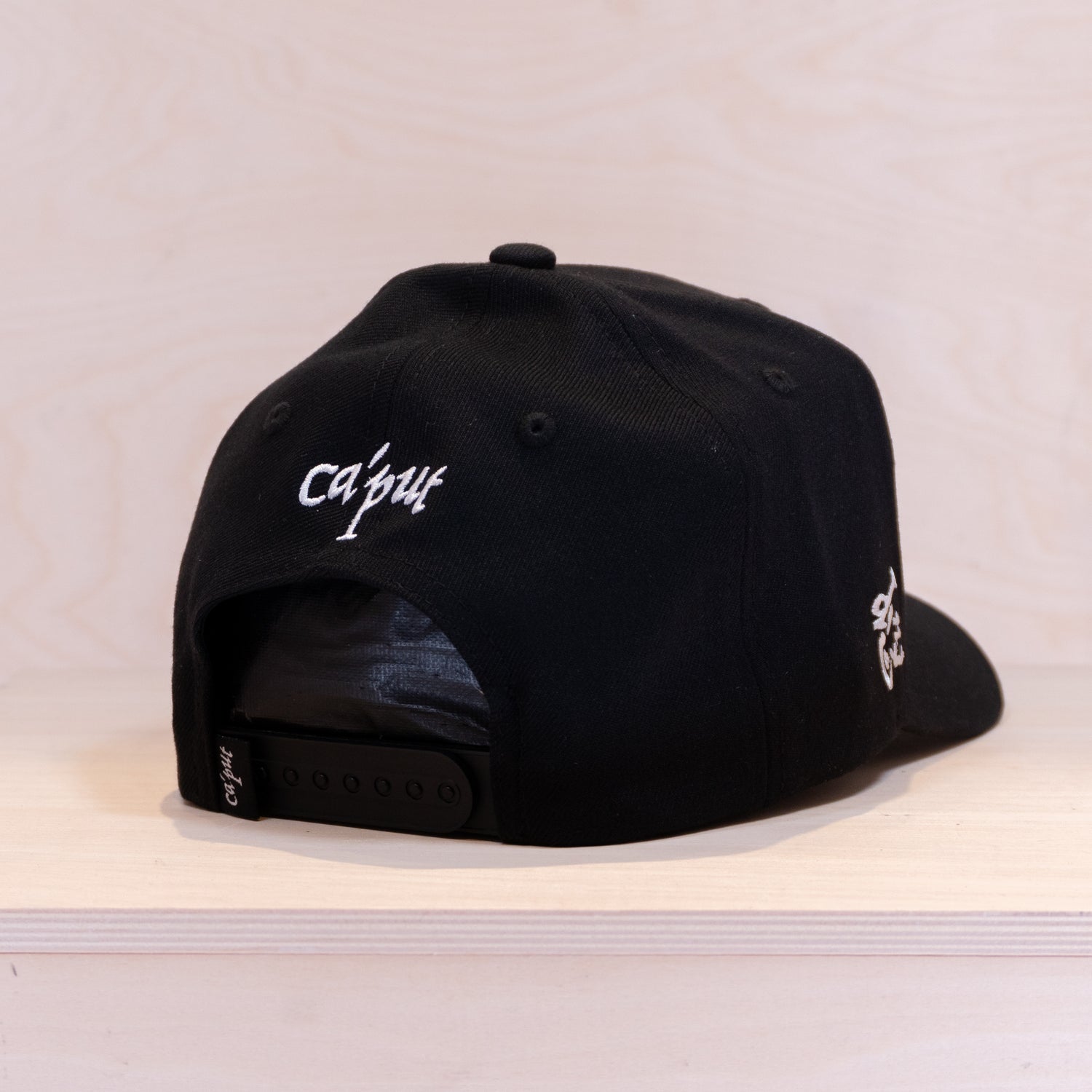 Ca´put Letter J Cap Black