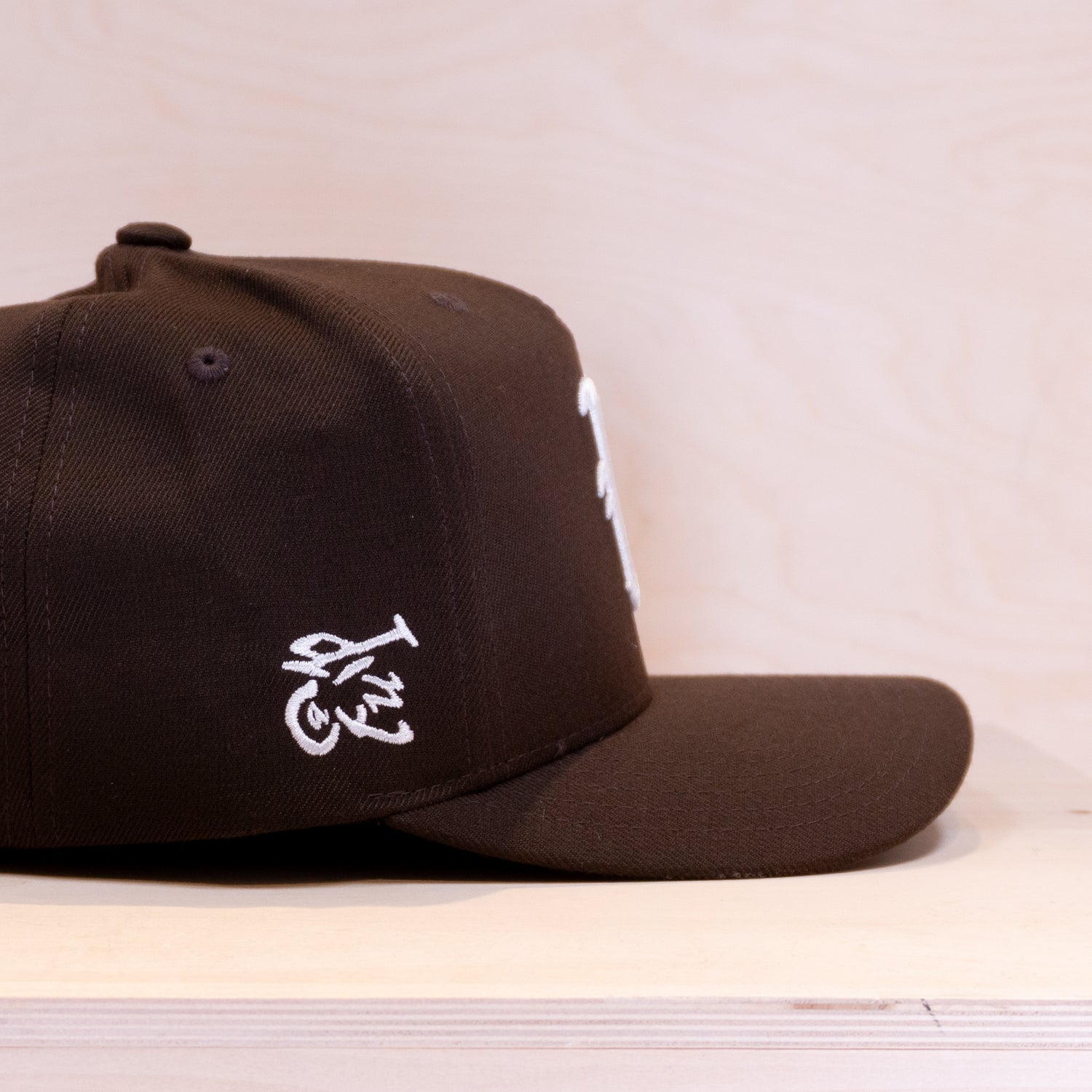 Ca´put Letter R Cap  Brown