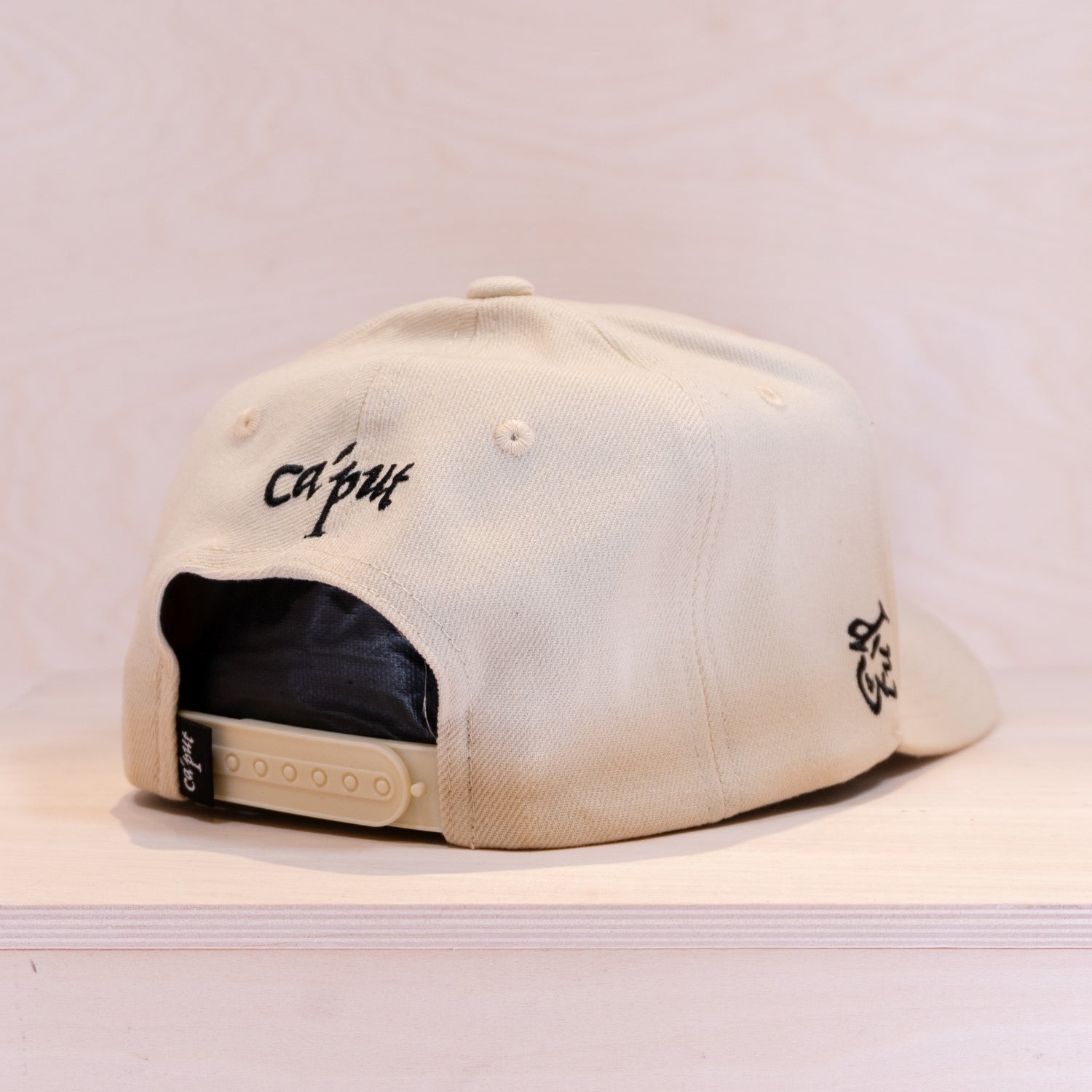 Ca´put Letter R Cap Sand