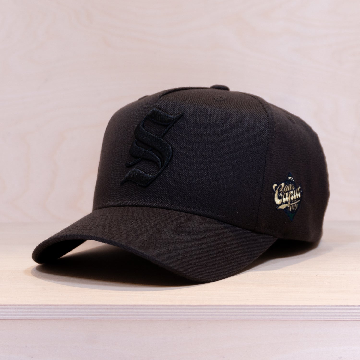 Ca´put Letter S Cap Dark Charcoal