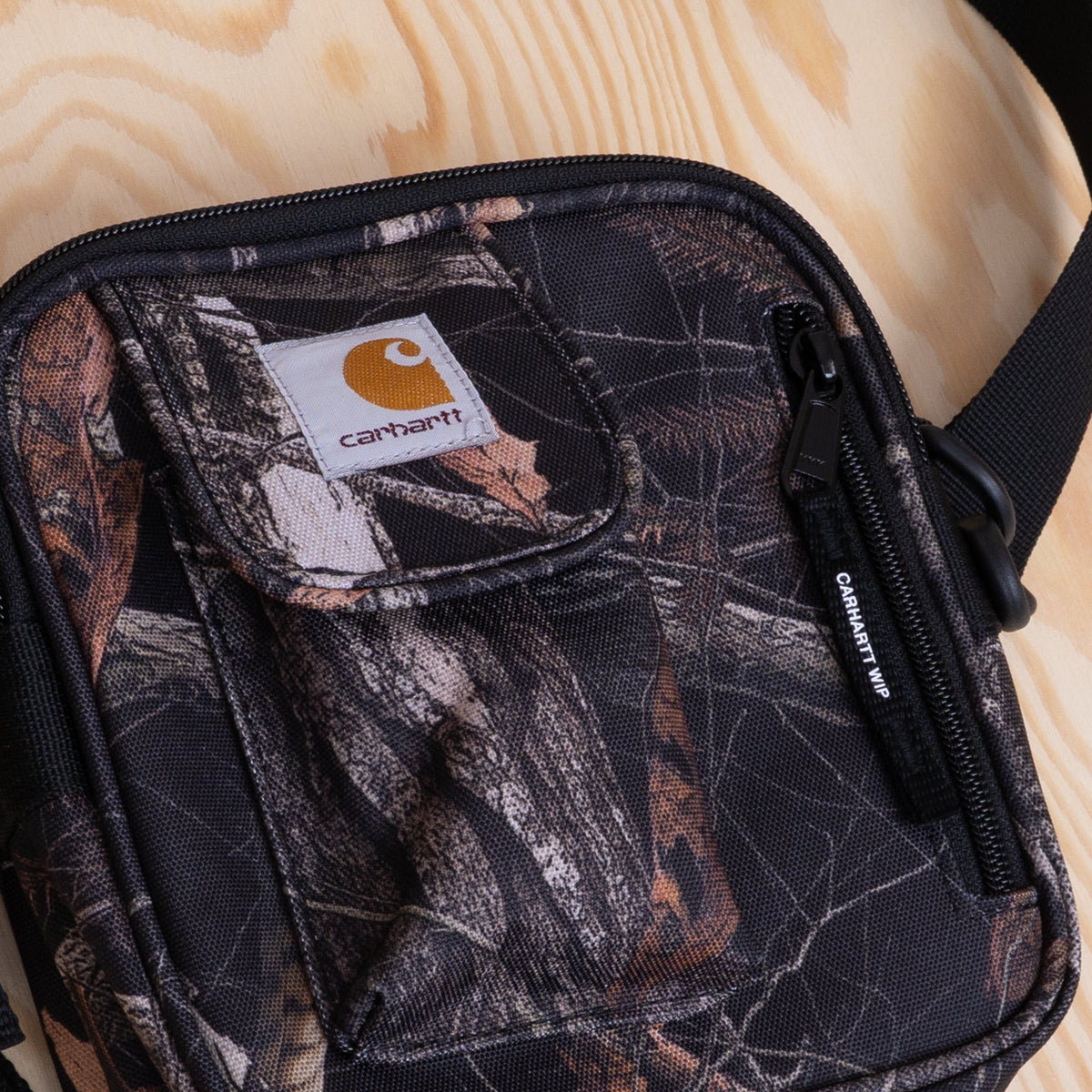 Carhartt Essentials Bag Small Camo Feather Tree/Black