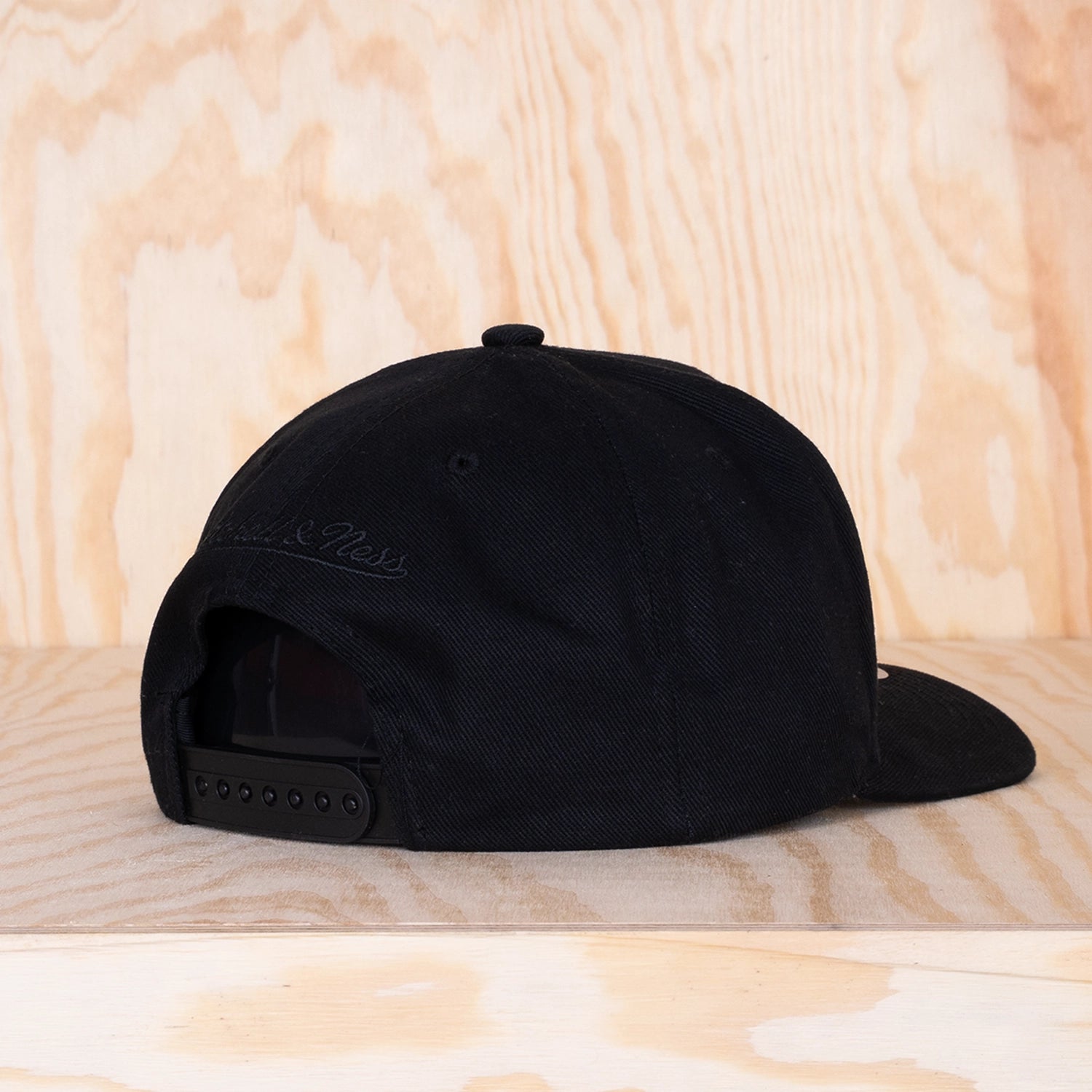 Mitchell & Ness Los Angeles Lakers Swosh A-frame Cap Black