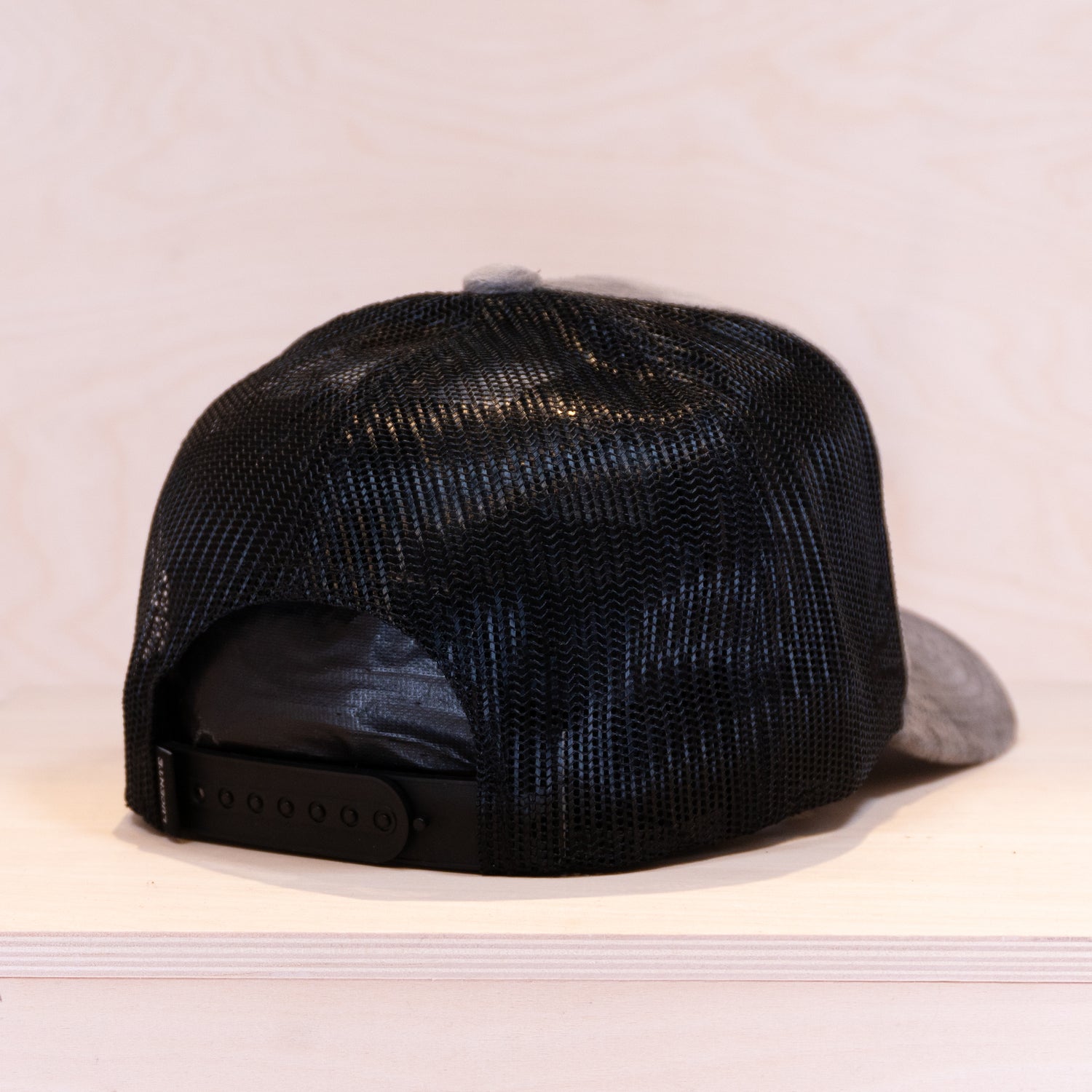 Lucente Race Velvet Cap Charcoal