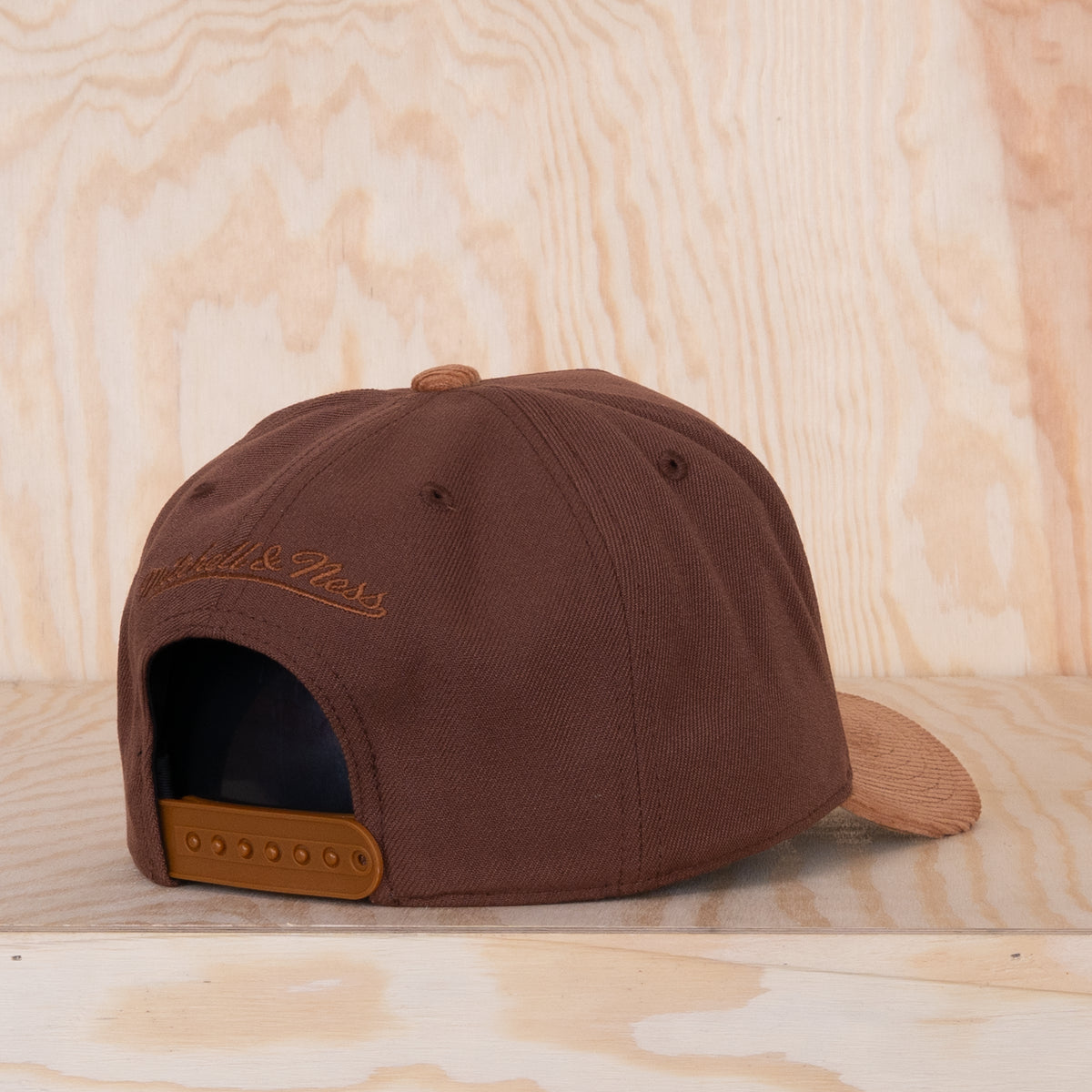 Mitchell & Ness Pro Snapback Los Angeles Lakers Brown