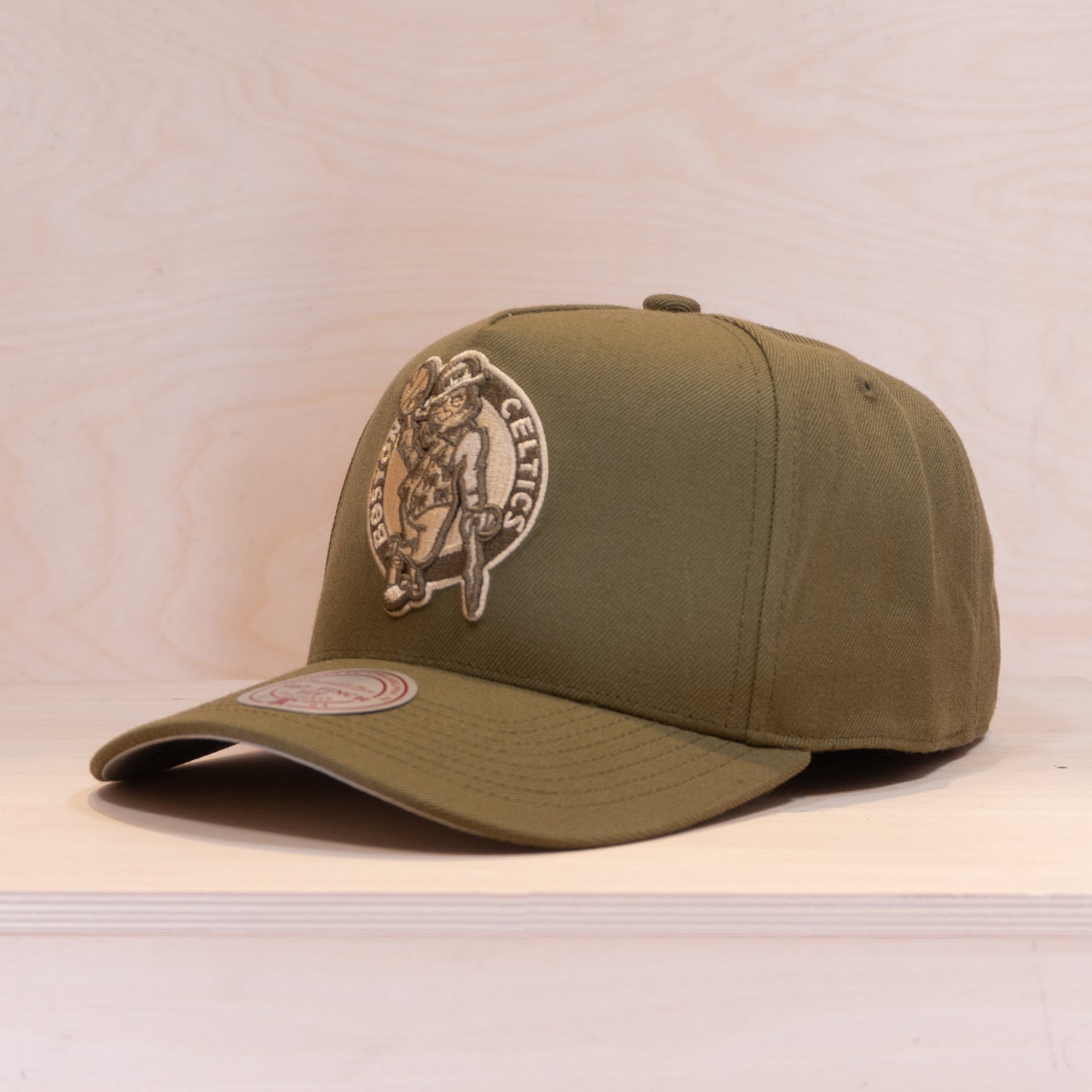 Mitchell & Ness Fashion Basic Pro Snapback Cap Boston Celtics Olive
