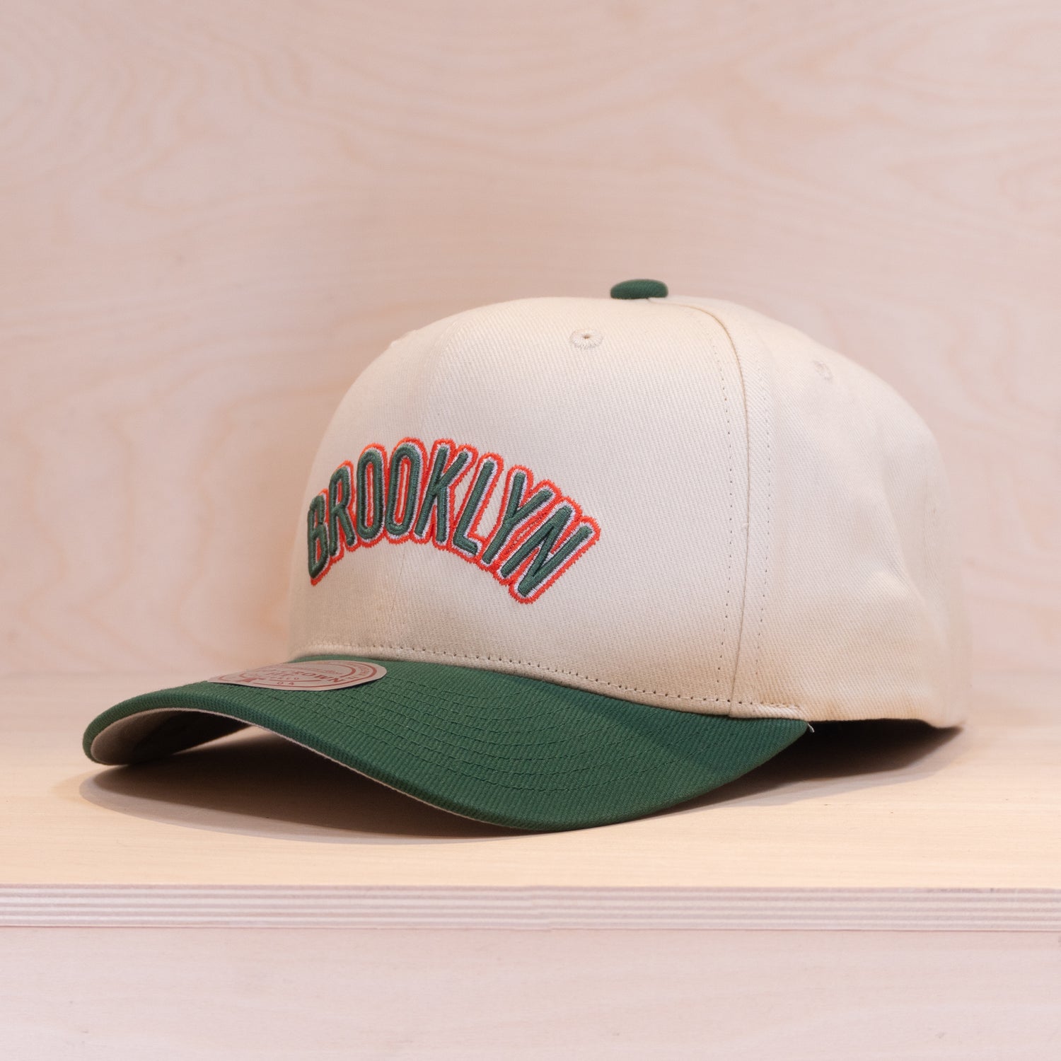Mitchell & Ness Green Orange Pro Crown Cap Brooklyn Nets Cream/Green