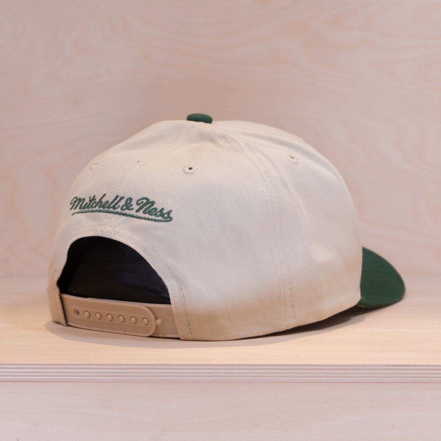 Mitchell & Ness Green Orange Pro Crown Cap Brooklyn Nets Cream/Green