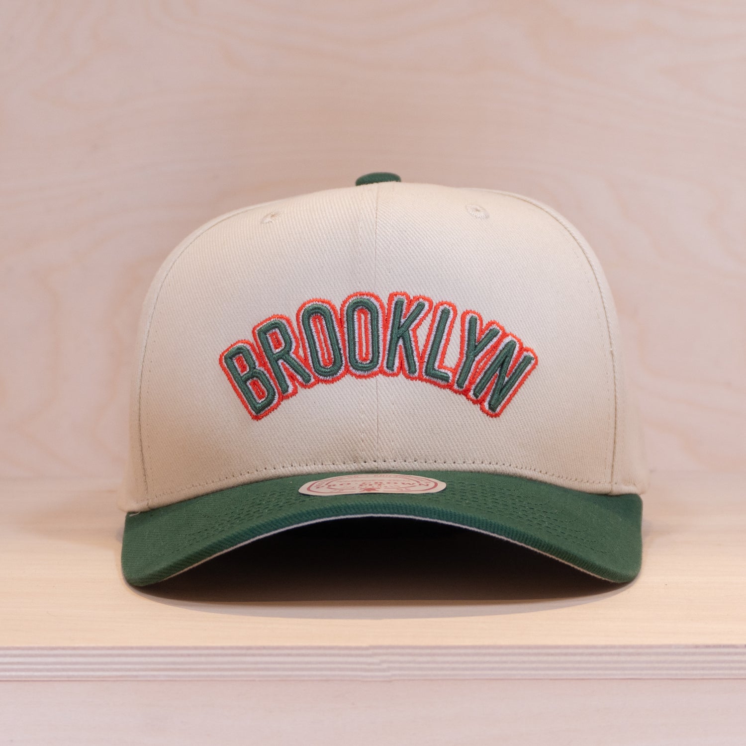 Mitchell & Ness Green Orange Pro Crown Cap Brooklyn Nets Cream/Green