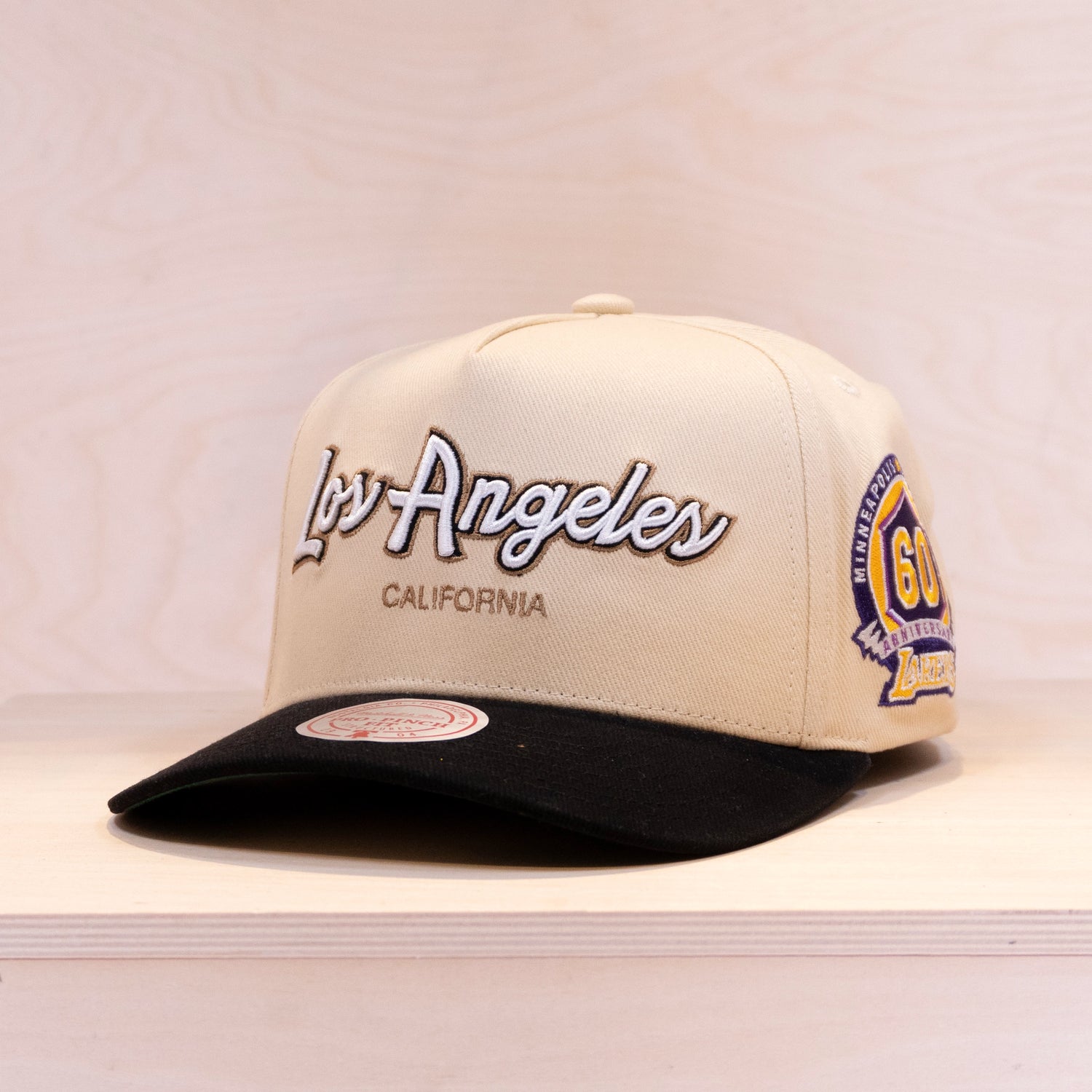Mitchell & Ness La Script 2.0 Pro Crown Black/Sand