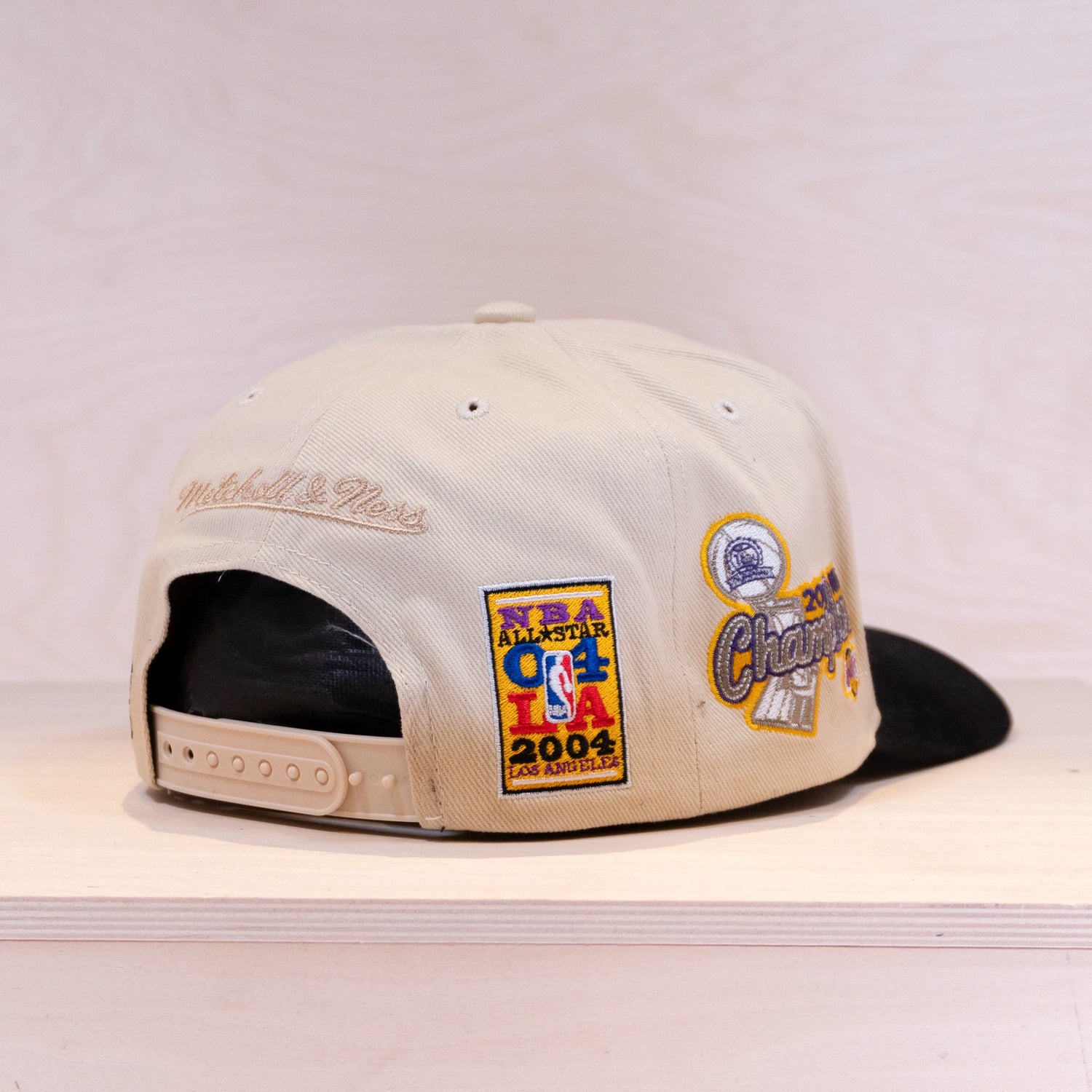 Mitchell & Ness La Script 2.0 Pro Crown Black/Sand