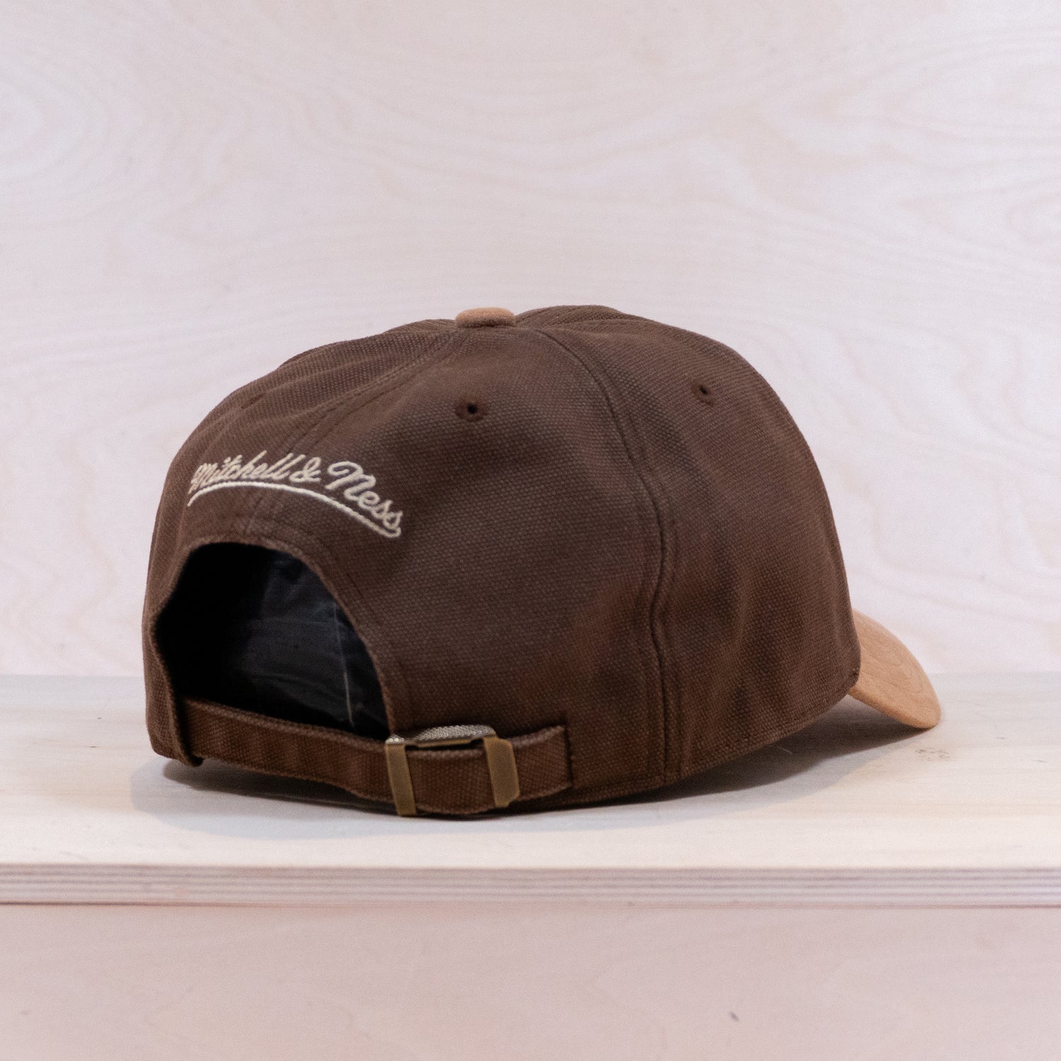 Mitchell & Ness Lux Chain Strapback Cap HWC Dallas Mavericks Brown