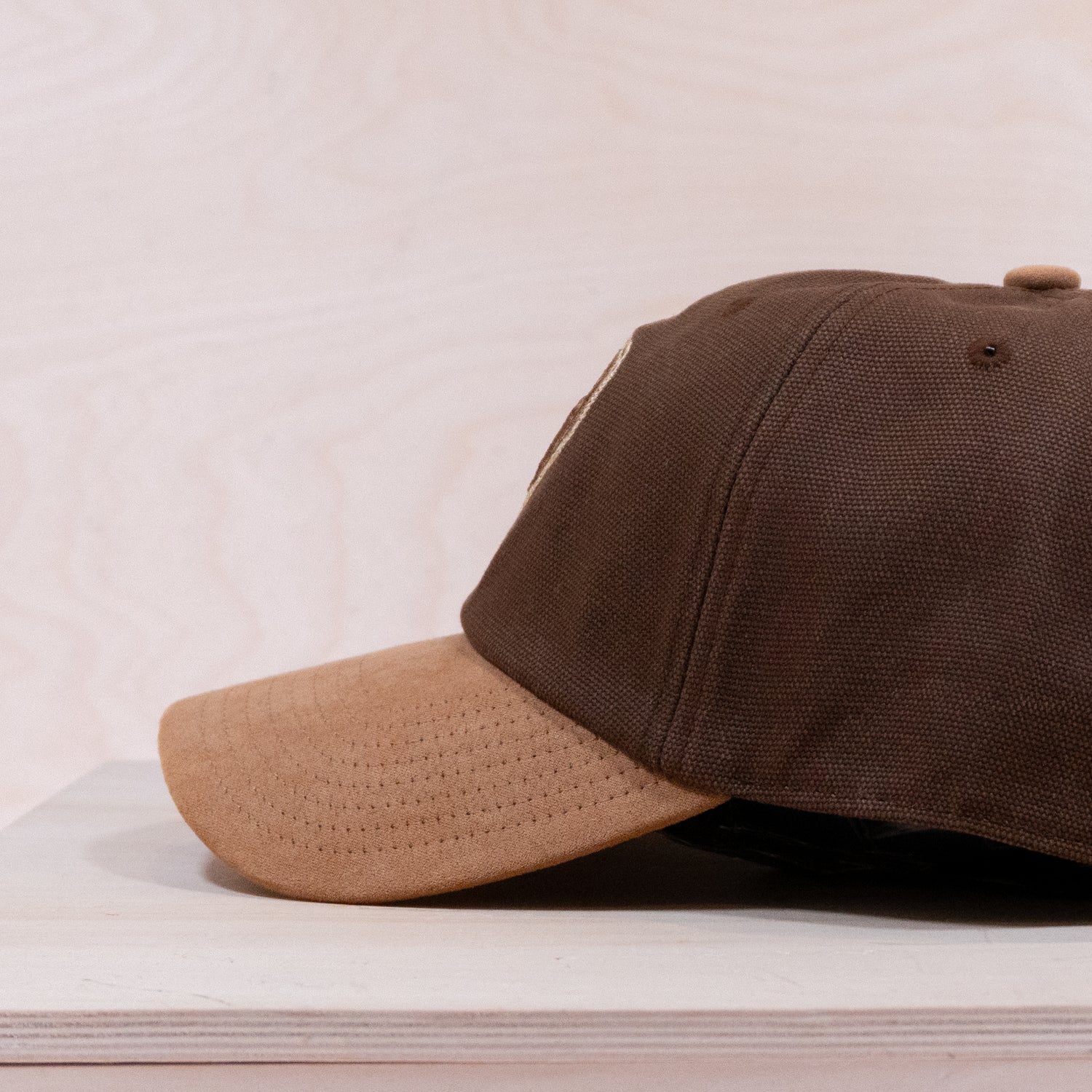 Mitchell & Ness Lux Chain Strapback Cap HWC Dallas Mavericks Brown