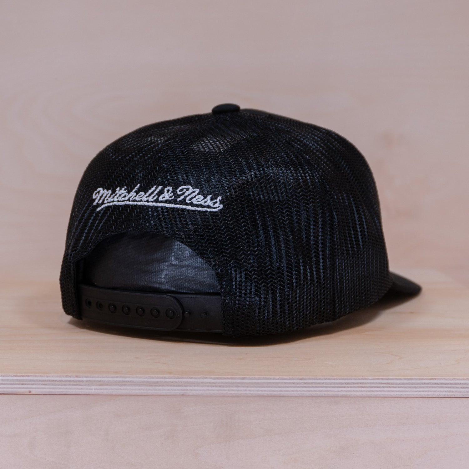 Mitchell & Ness Mascot Trucker Boston Bruins Black