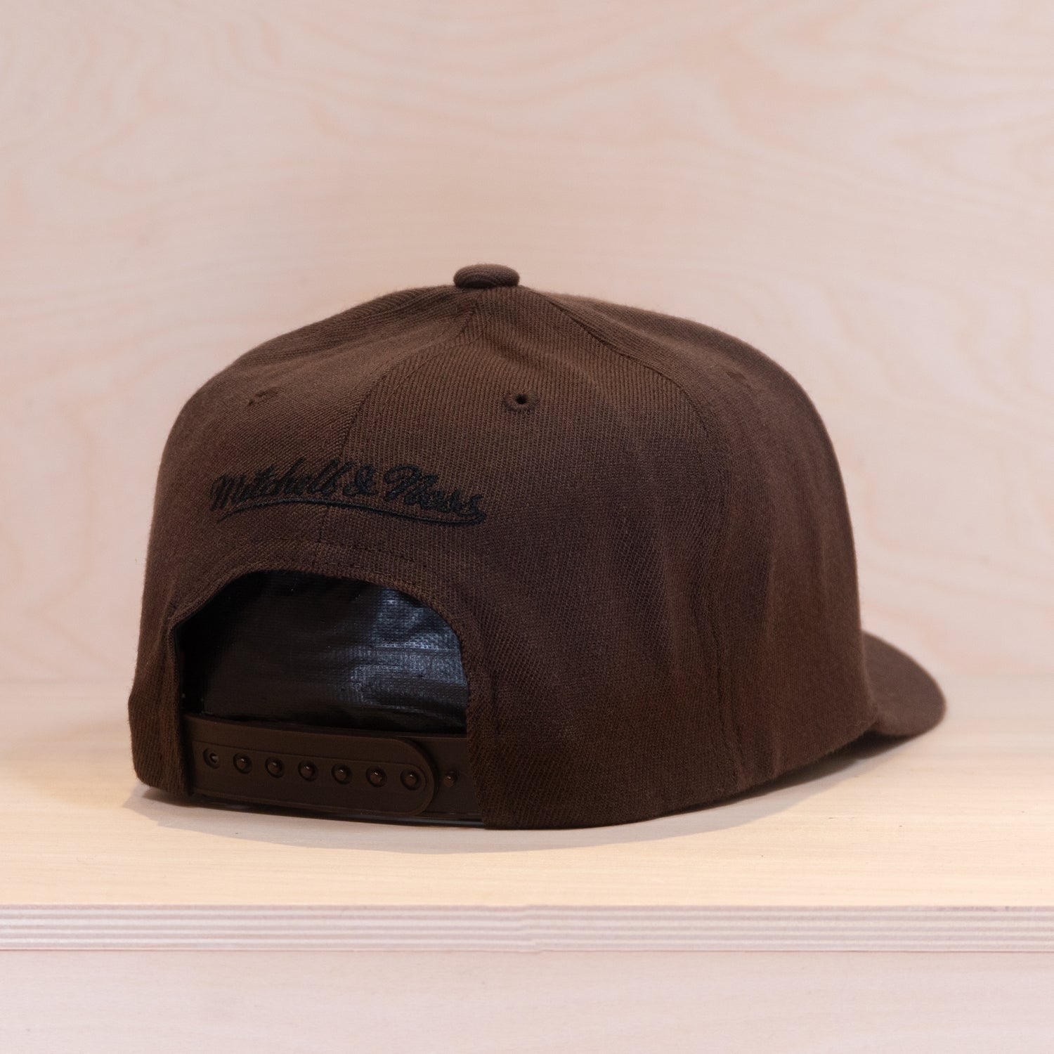 Mitchell & Ness Pinscript Classic Red Cap Own Brand Brown/Black