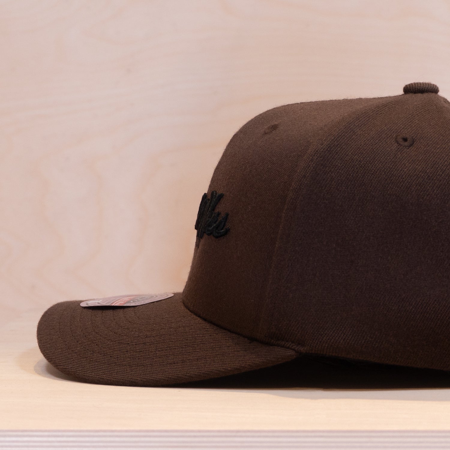 Mitchell & Ness Pinscript Classic Red Cap Own Brand Brown/Black