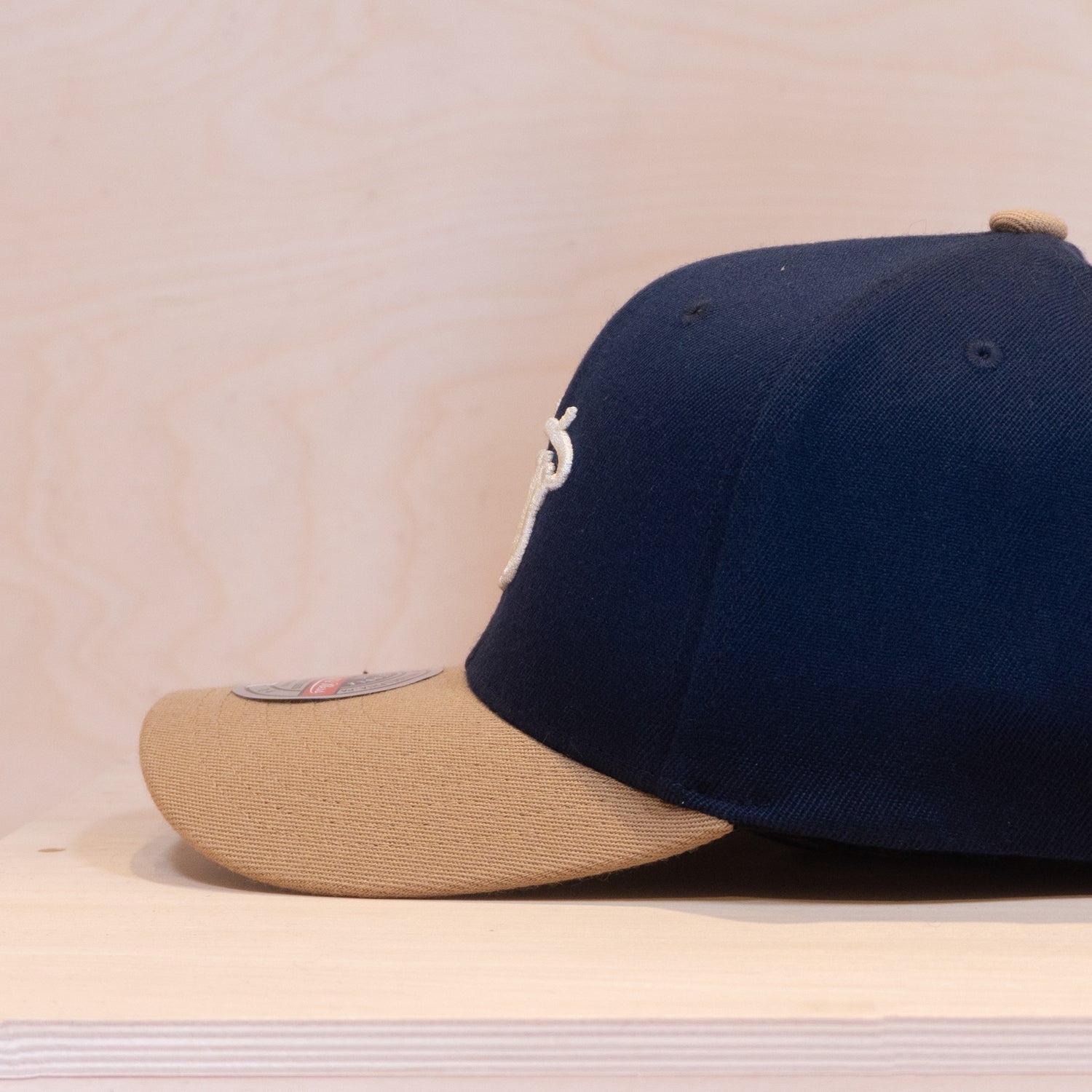 Mitchell & Ness Sand Storm Classic Red Cap Brooklyn Nets Navy/Sand